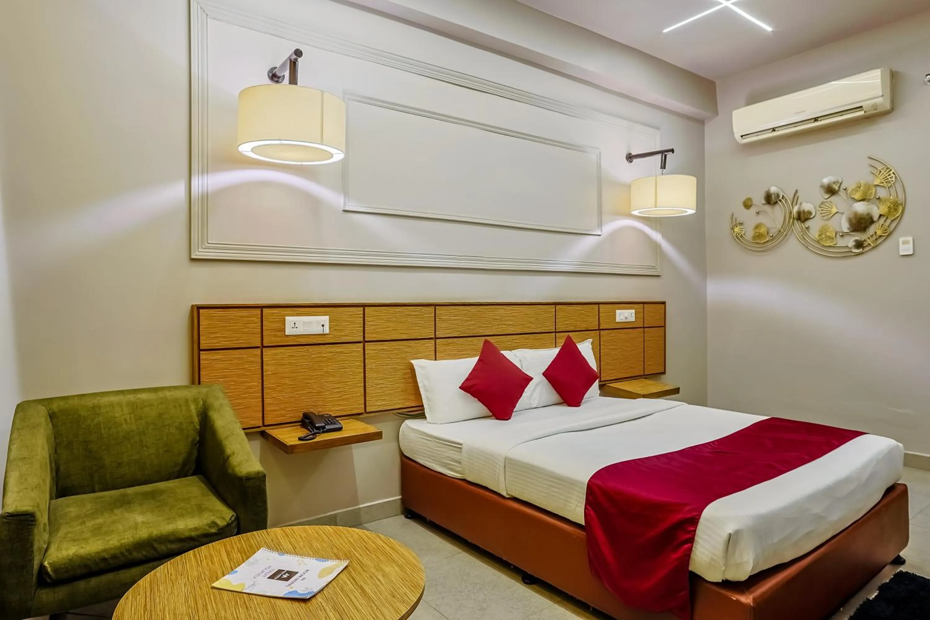 Bed in Max Hotels Prayagraj