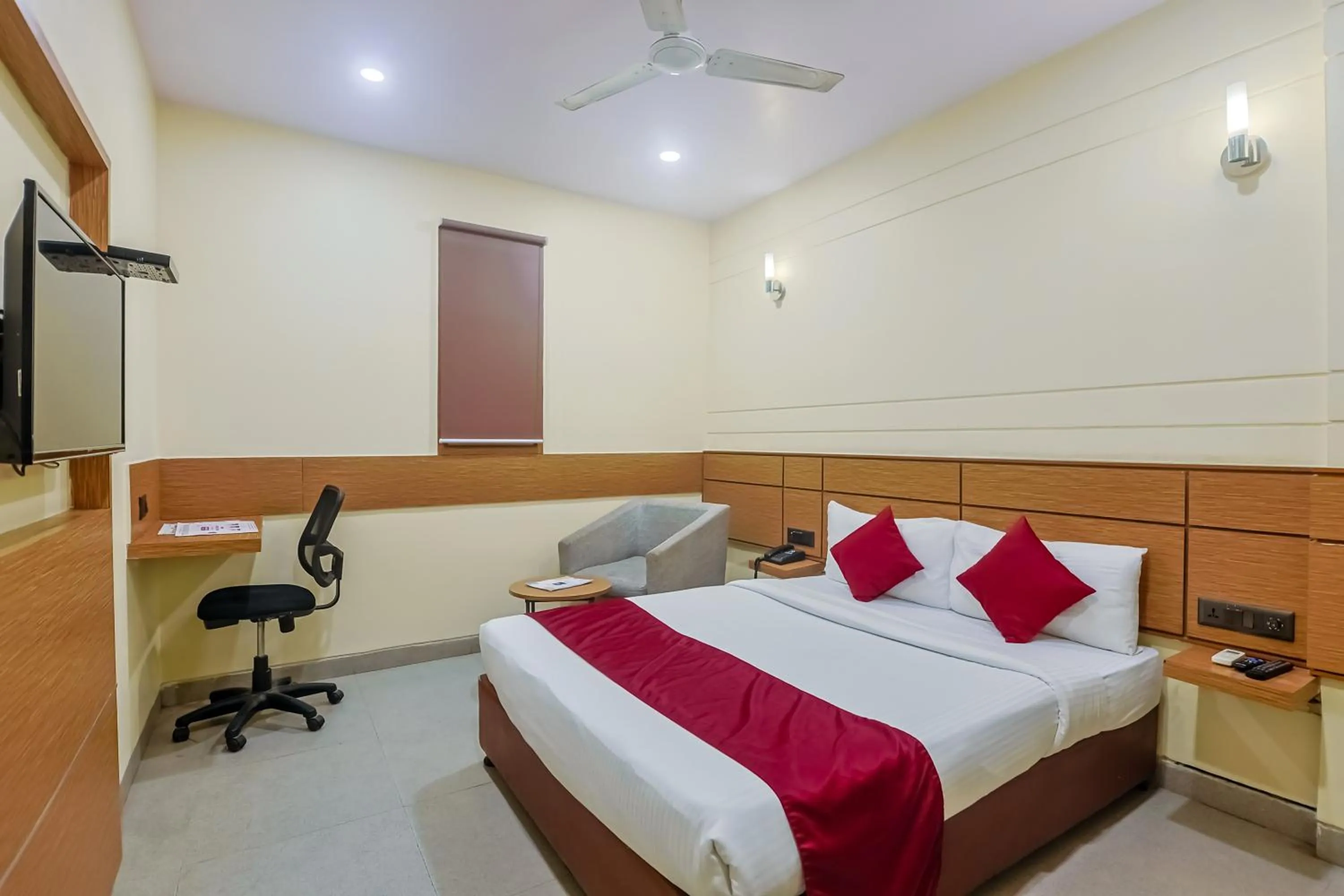 Bedroom, Bed in Max Hotels Prayagraj