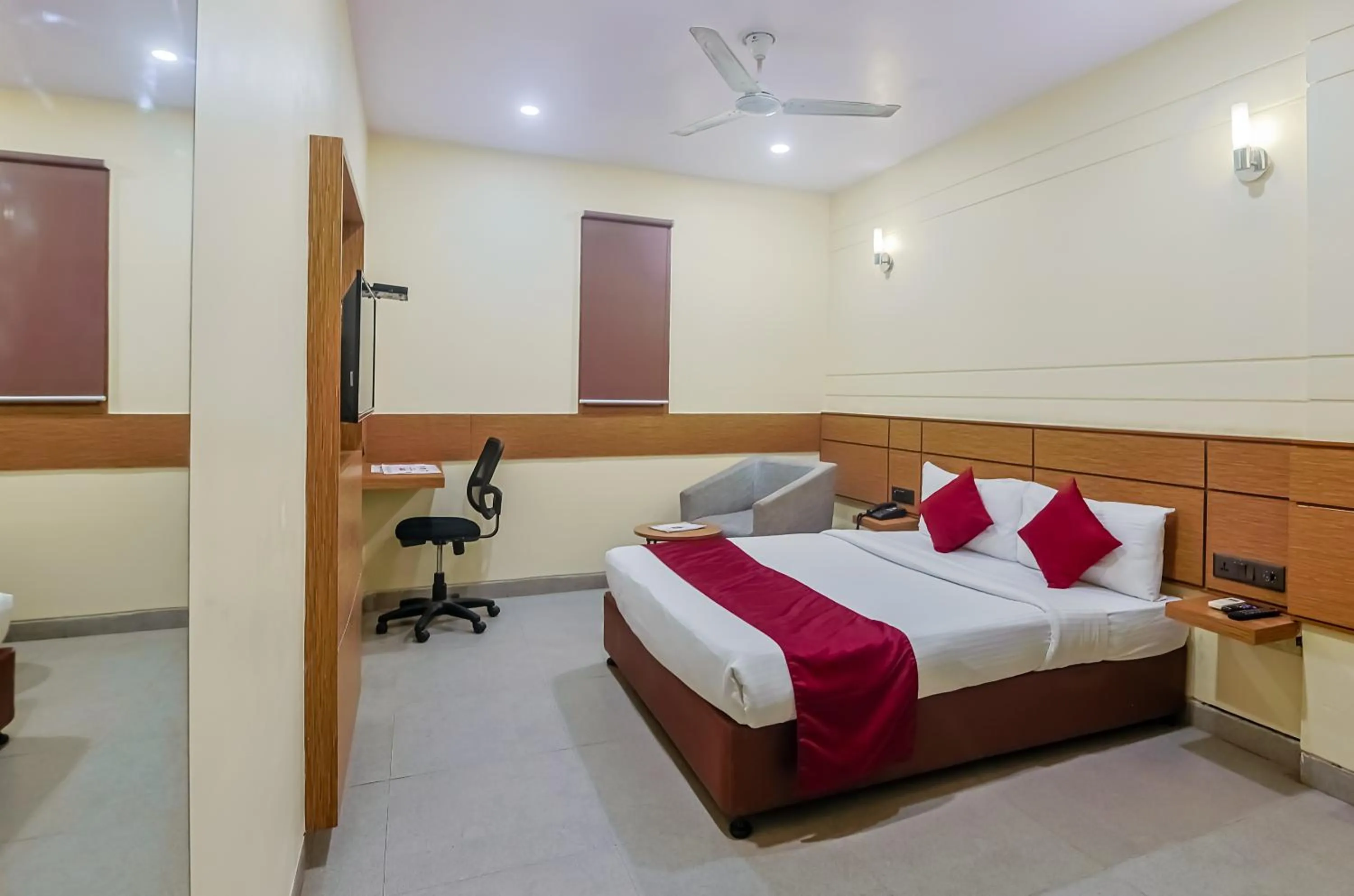Bedroom, Bed in Max Hotels Prayagraj