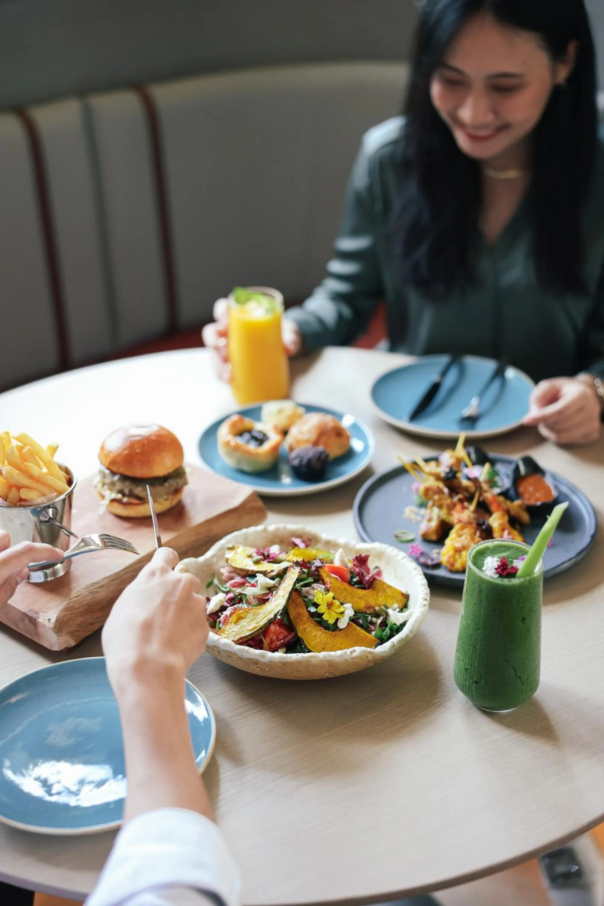 Restaurant/places to eat in Courtyard by Marriott Bangkok Sukhumvit 20