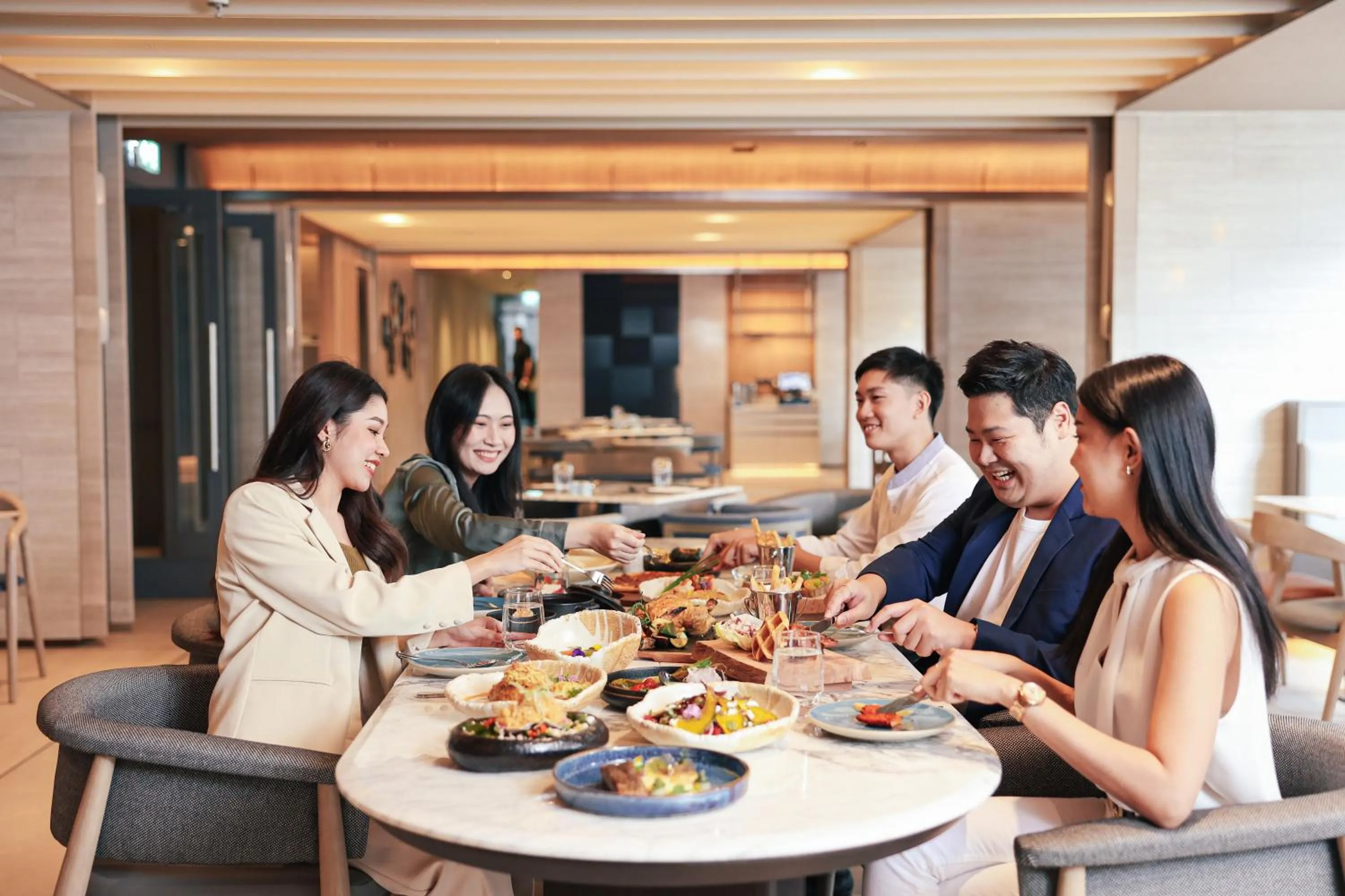 Restaurant/Places to Eat in Courtyard by Marriott Bangkok Sukhumvit 20