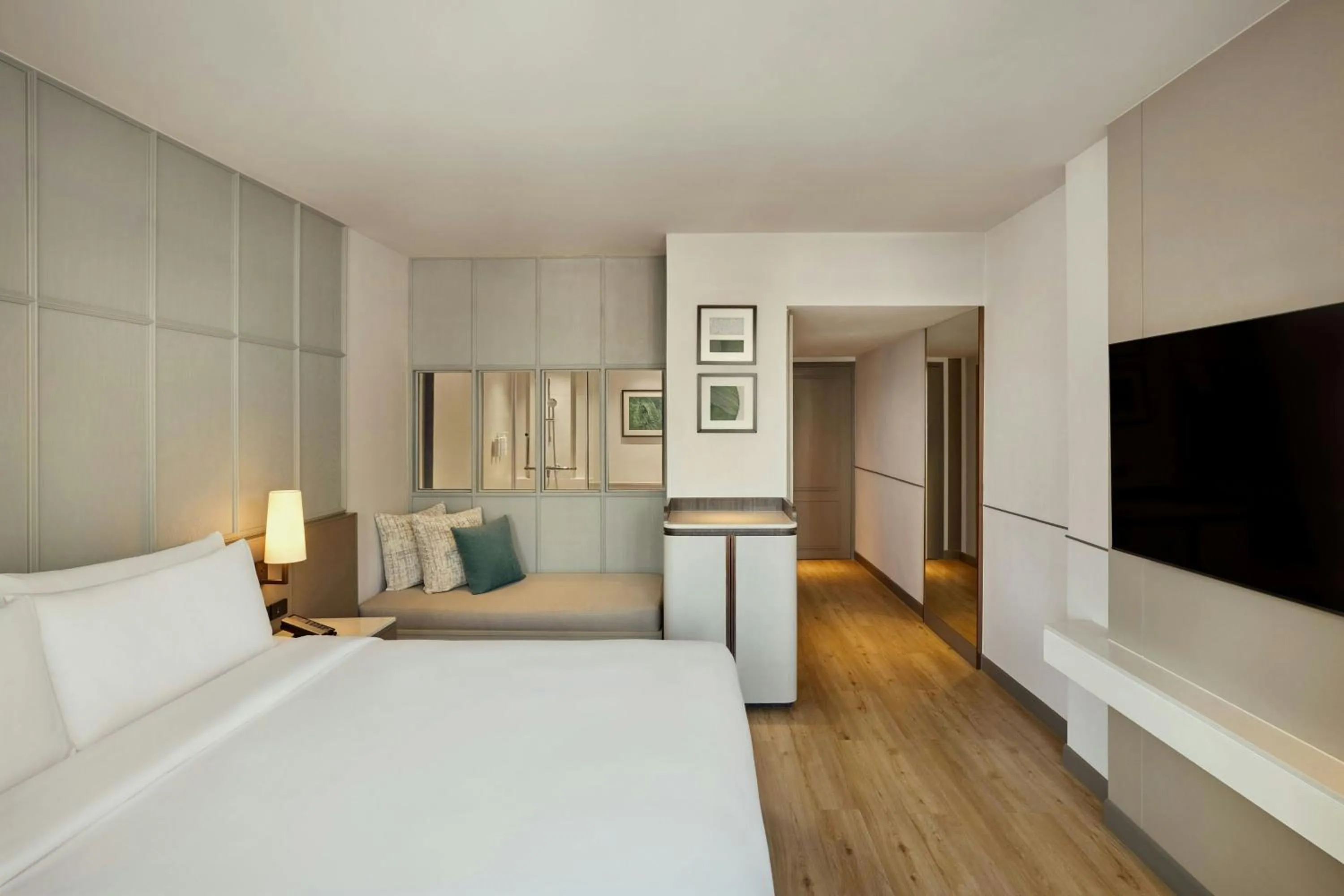 Photo of the whole room, Bed in Courtyard by Marriott Bangkok Sukhumvit 20