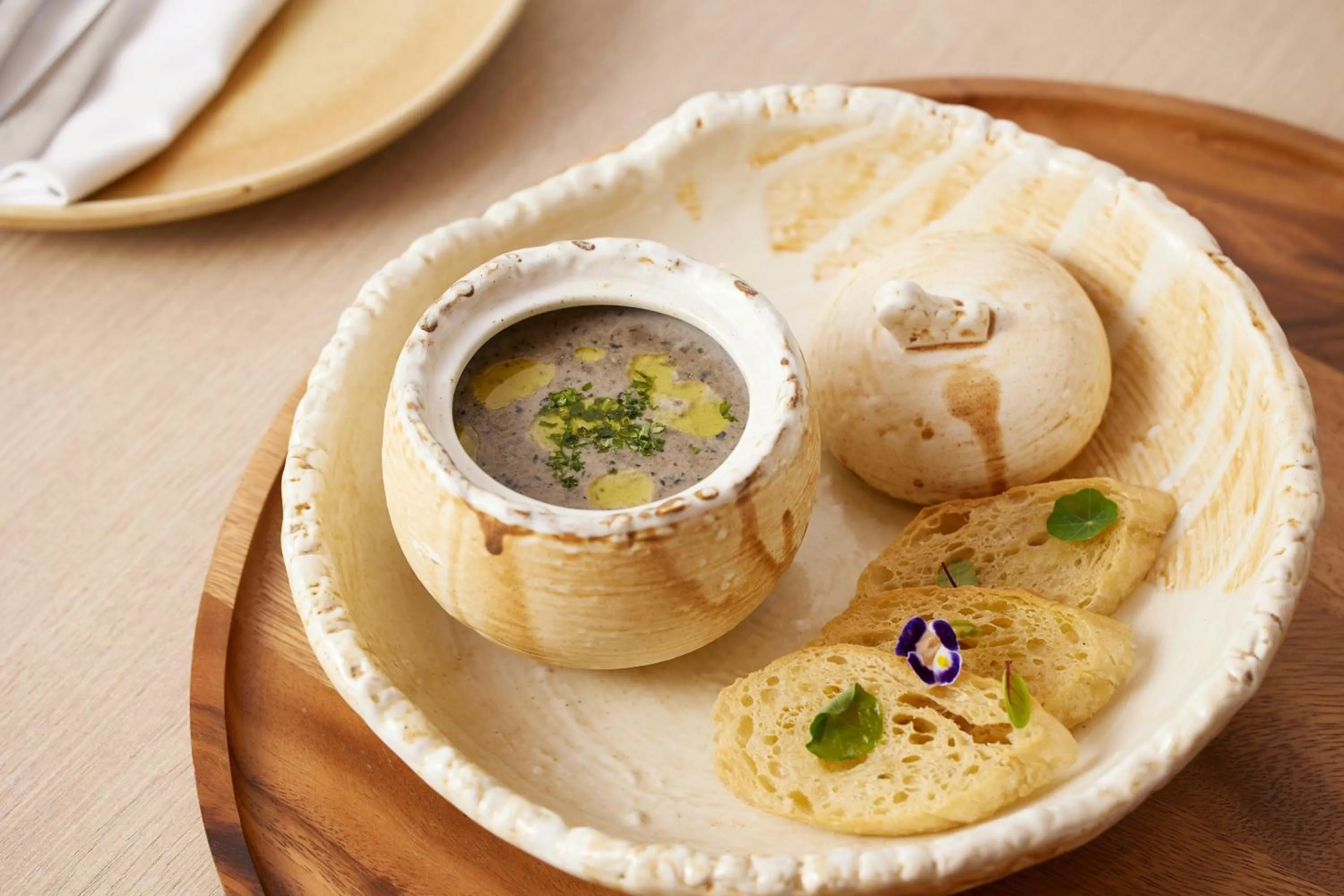 Restaurant/places to eat in Courtyard by Marriott Bangkok Sukhumvit 20