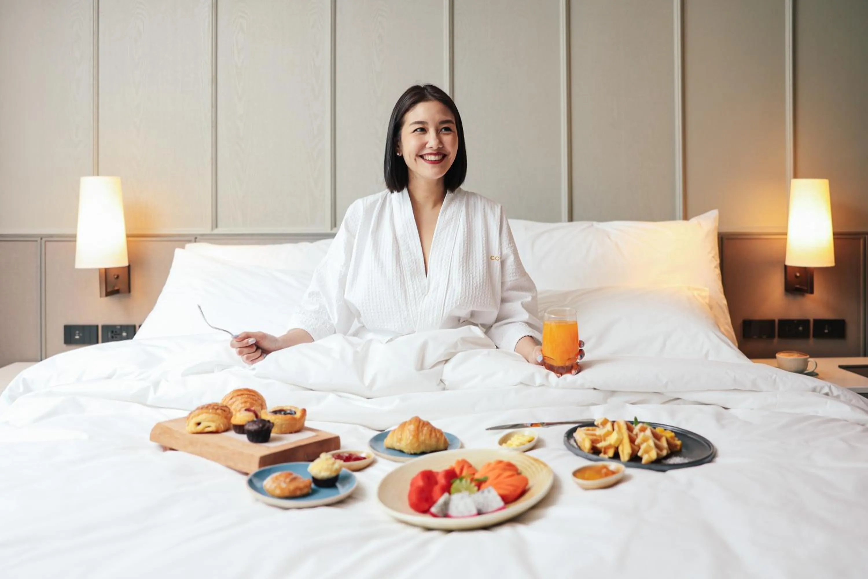 Breakfast, Bed in Courtyard by Marriott Bangkok Sukhumvit 20