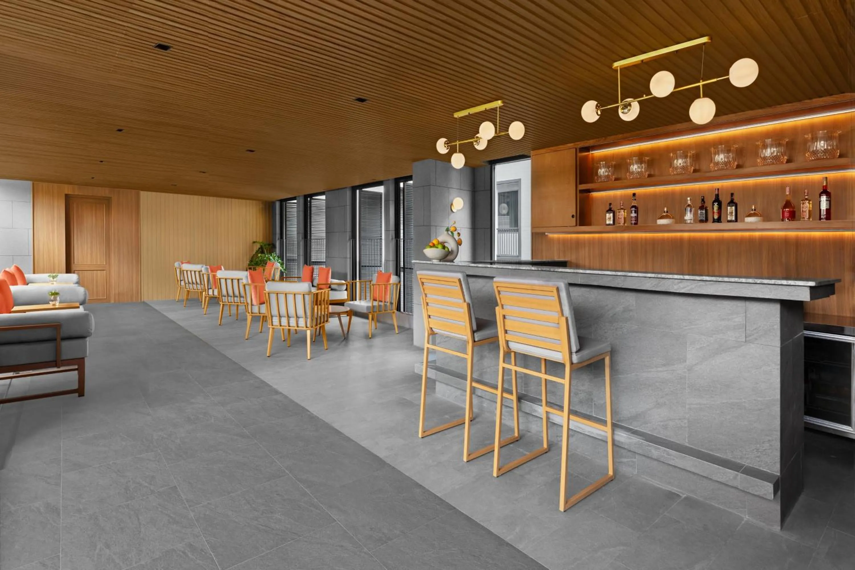 Swimming pool, Lounge/Bar in Courtyard by Marriott Bangkok Sukhumvit 20