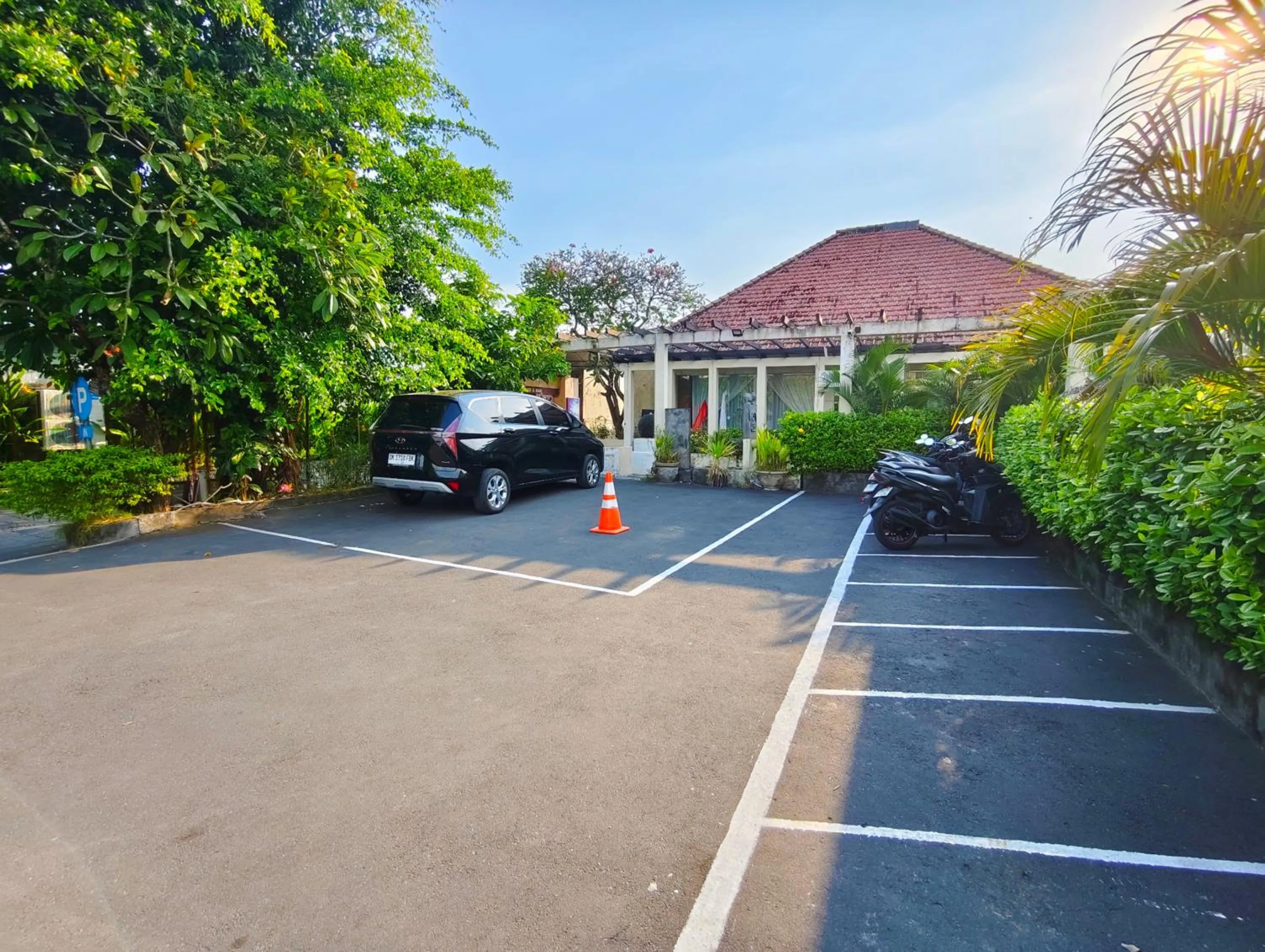 Parking in Private Pool Villas Kuta Bali