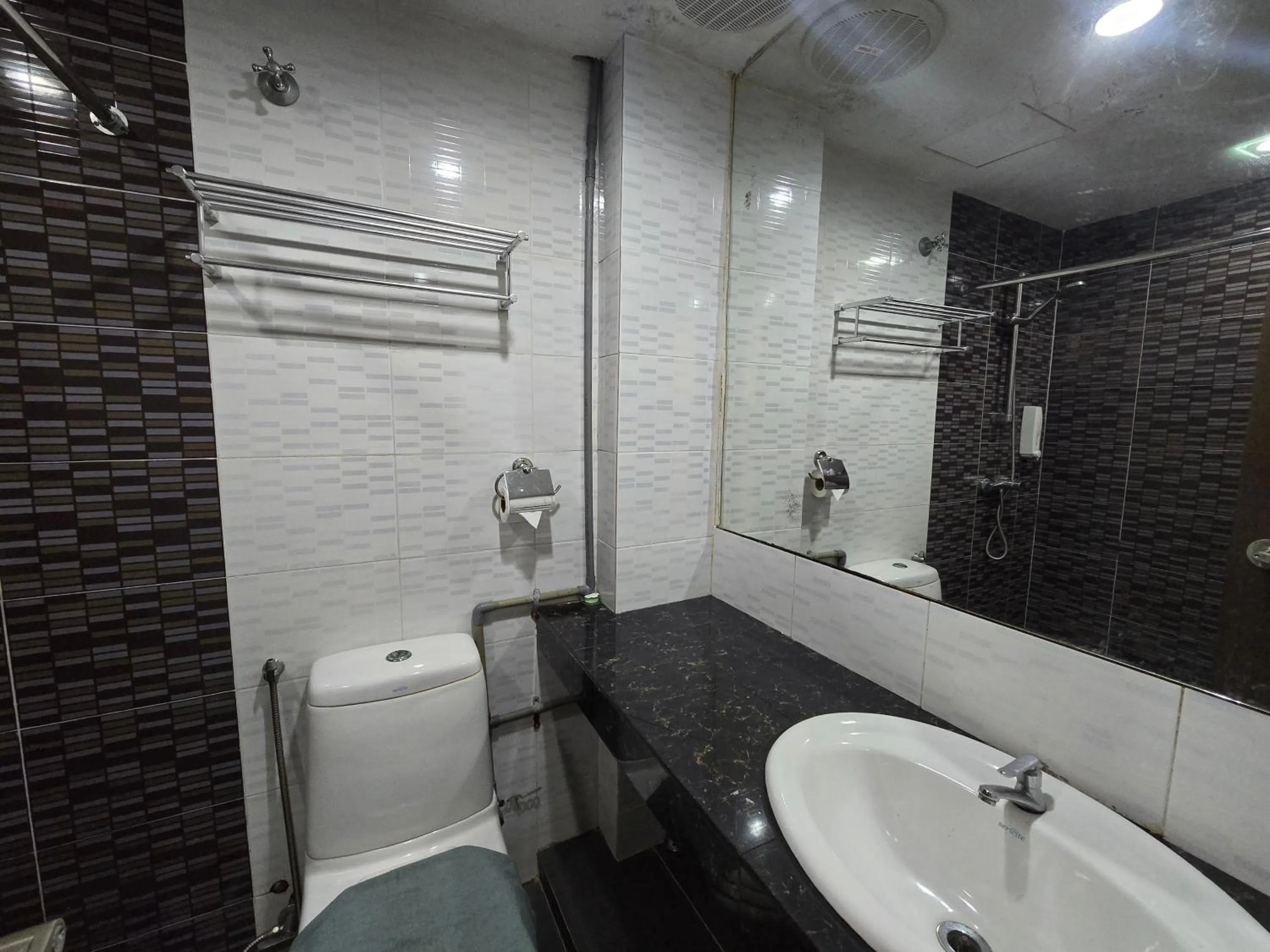 Bathroom in Fast Hotel Melaka Near Menara Taming Sari - 2 Mins Only