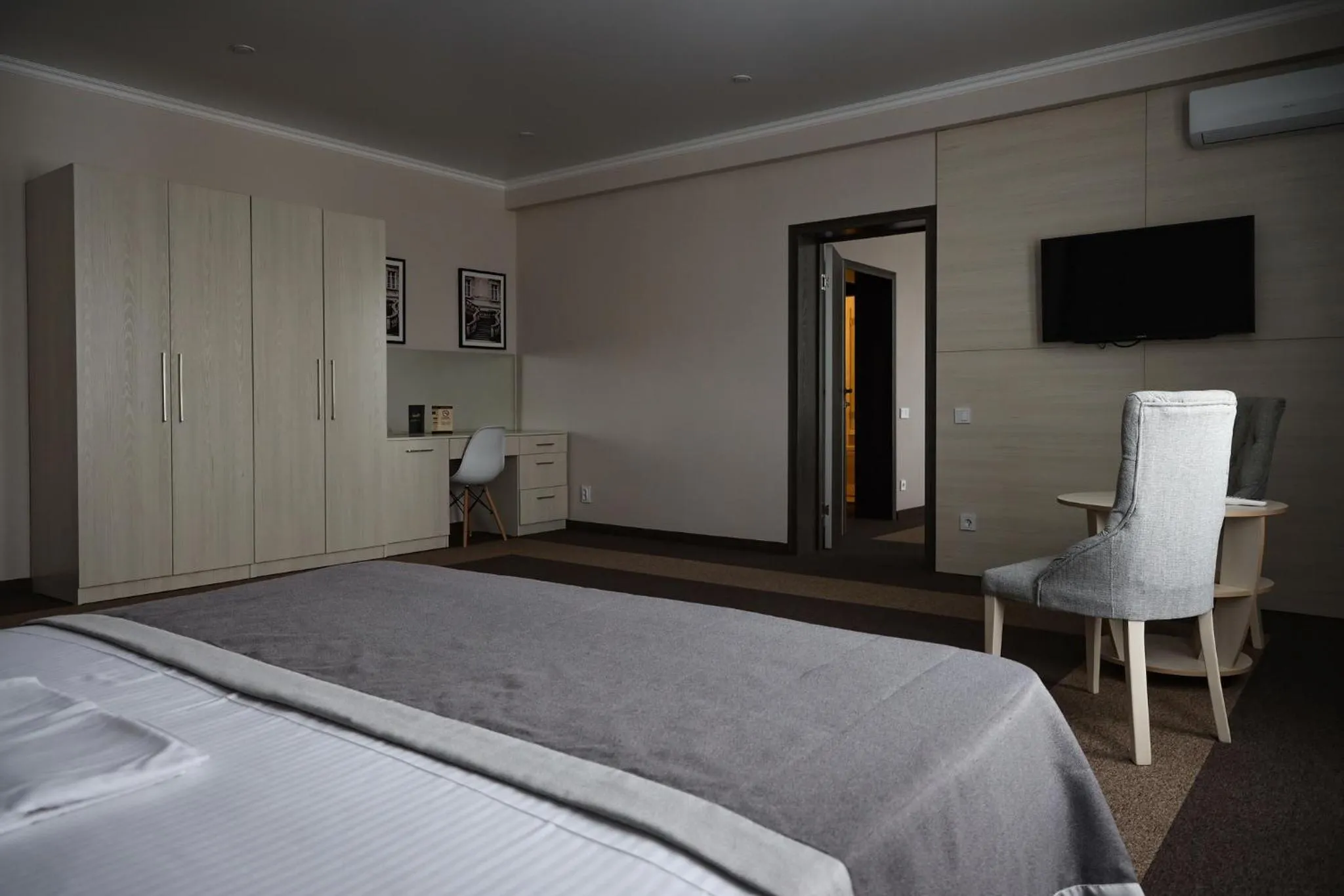 Bedroom, Bed in Meridian