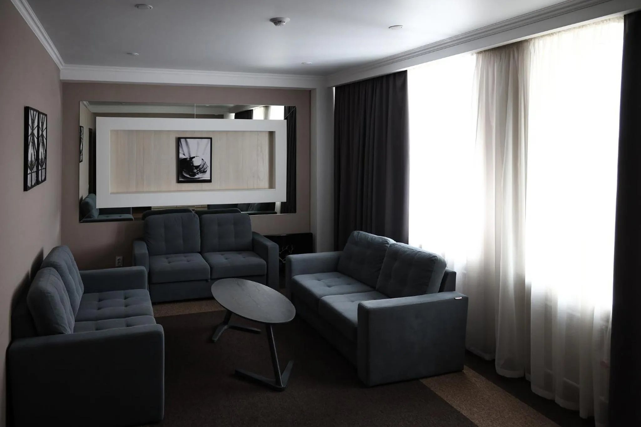 Seating area in Meridian