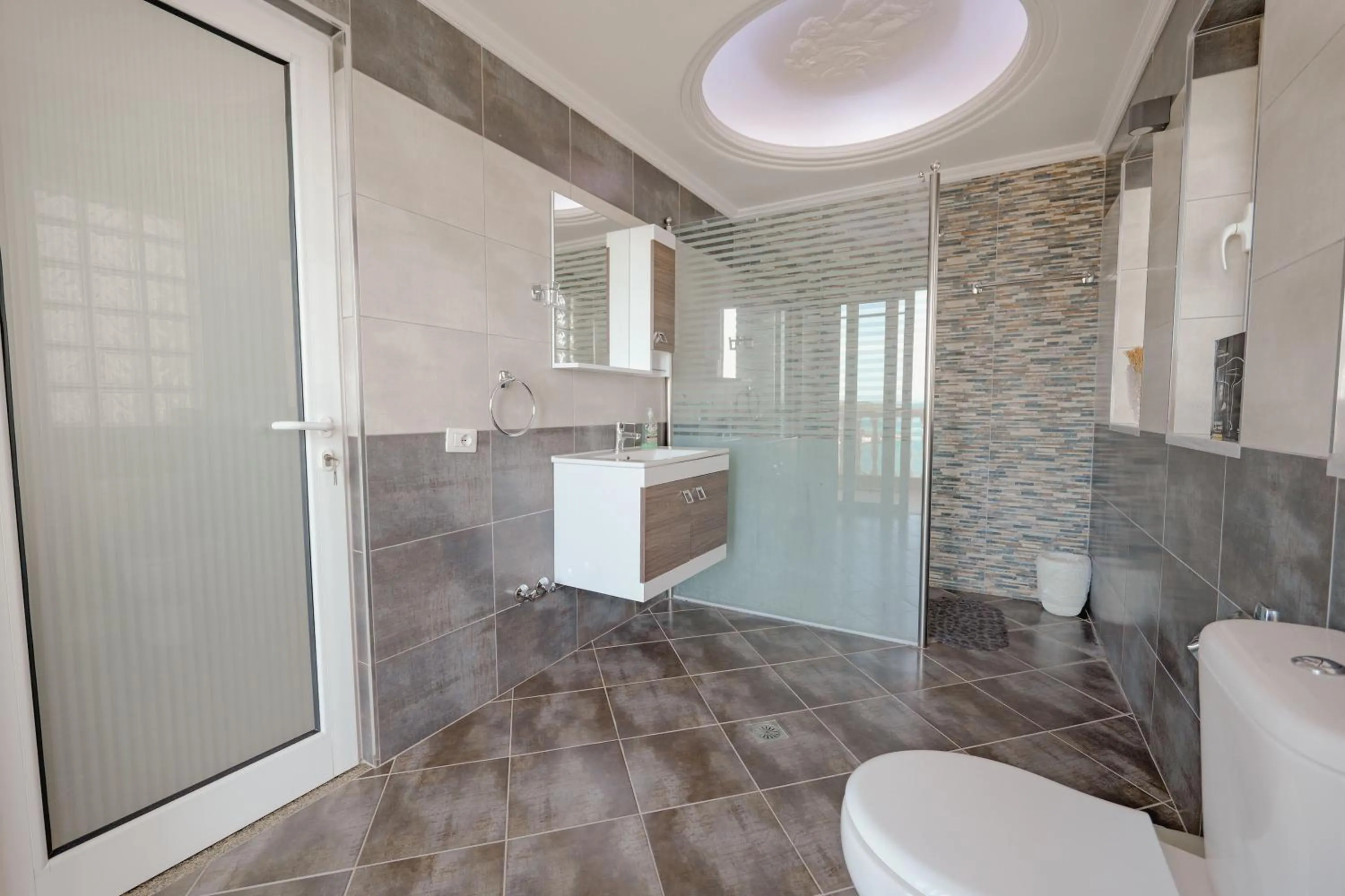 Shower in Villa Xika