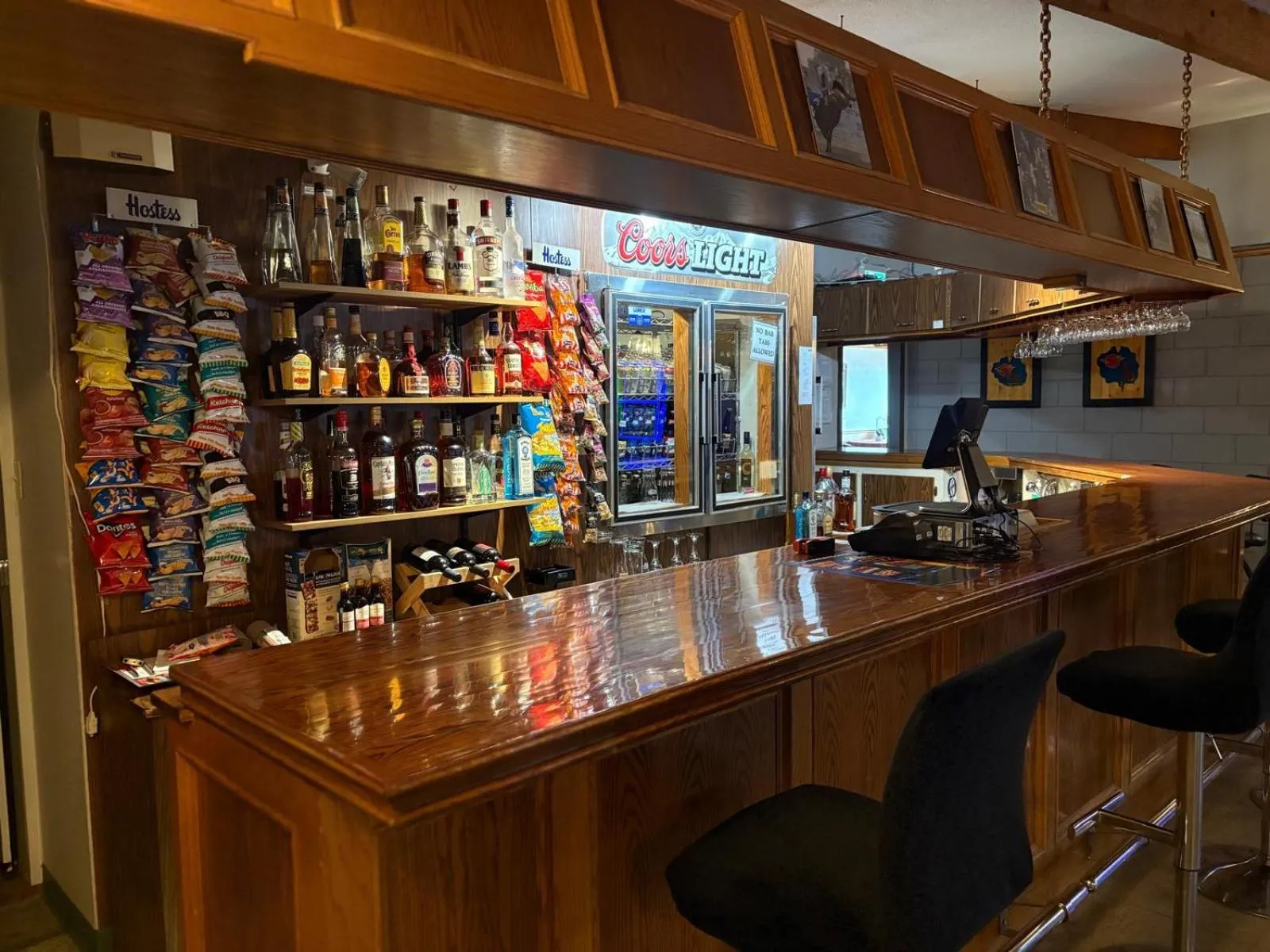 Lounge or bar in Maple Creek Motor Inn