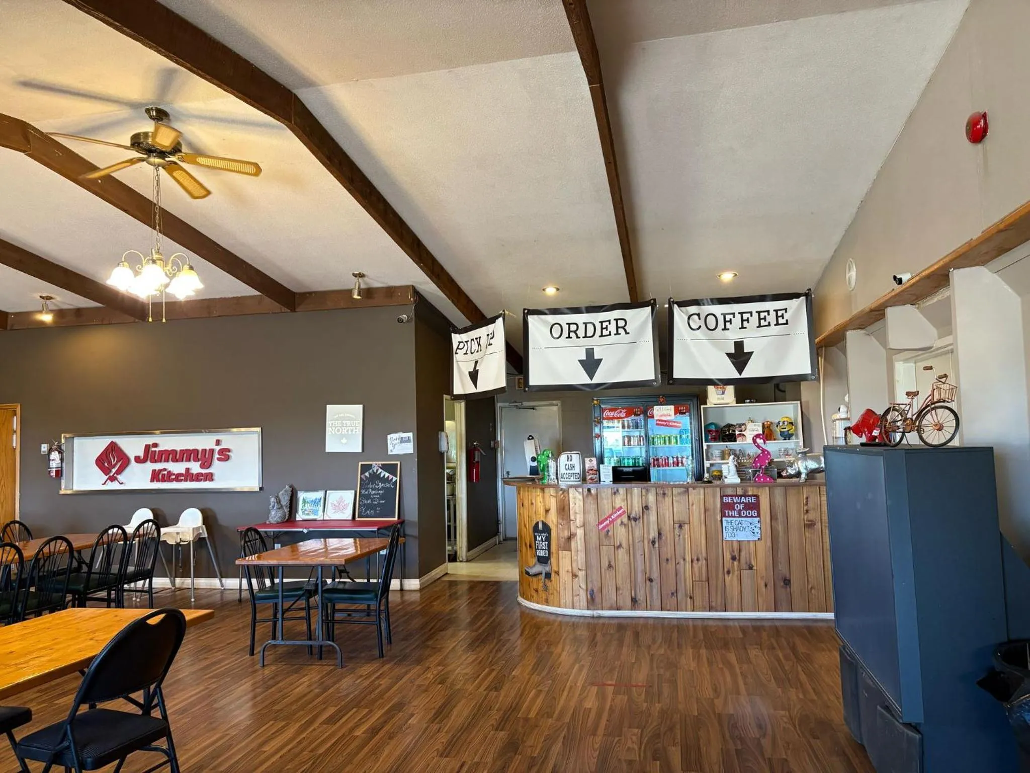 Restaurant/places to eat in Maple Creek Motor Inn