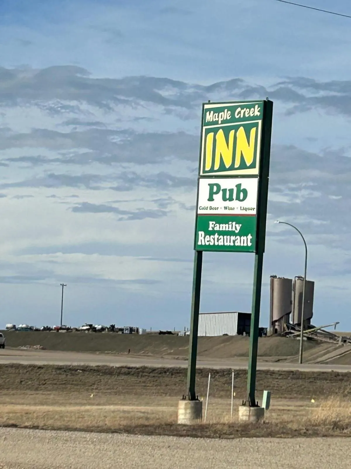 Maple Creek Motor Inn