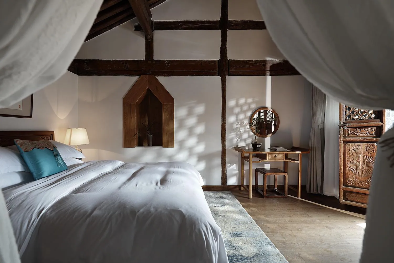 Bedroom, Bed in Tianxi Mansion in Dali Ancient City - A Century-Old Official Residence