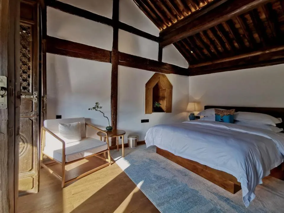 Bedroom, Bed in Tianxi Mansion in Dali Ancient City - A Century-Old Official Residence