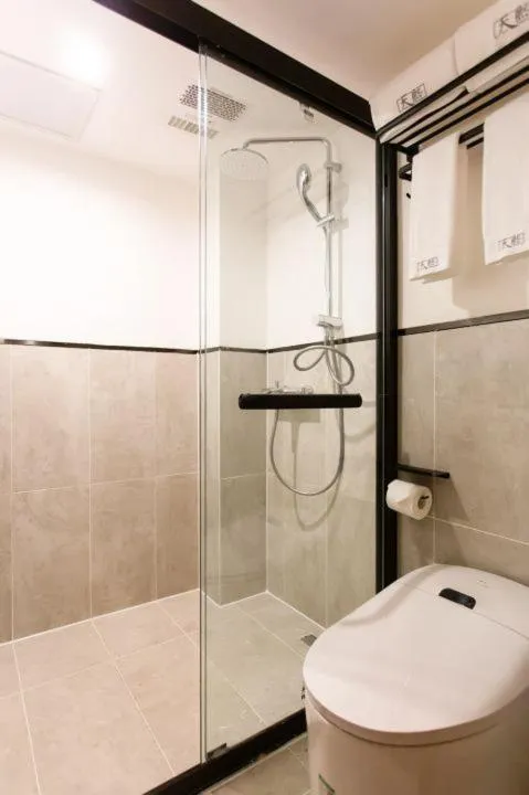 Bathroom in Tianxi Mansion in Dali Ancient City - A Century-Old Official Residence