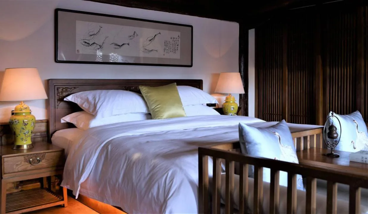 Bedroom, Bed in Tianxi Mansion in Dali Ancient City - A Century-Old Official Residence