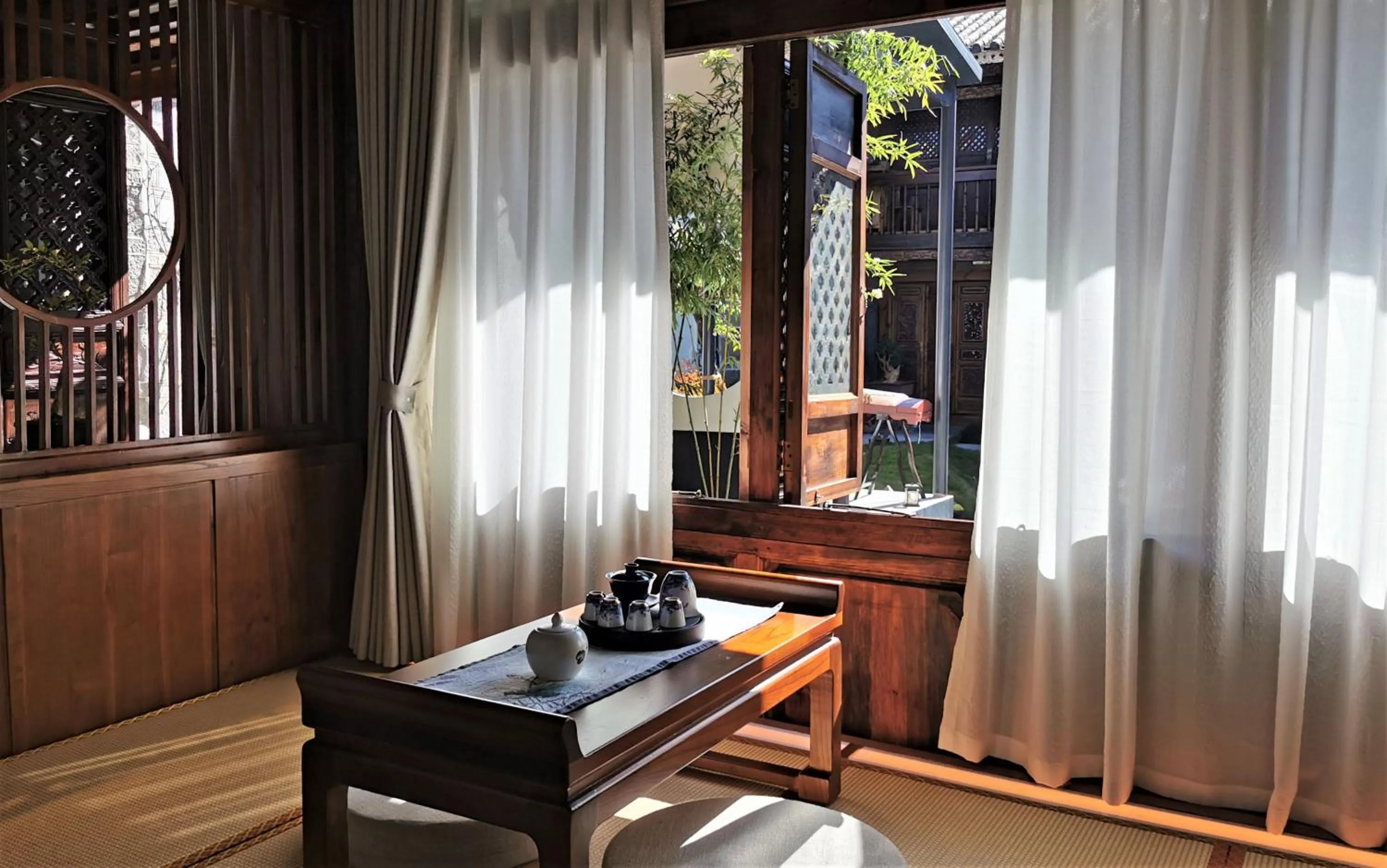 Bedroom in Tianxi Mansion in Dali Ancient City - A Century-Old Official Residence