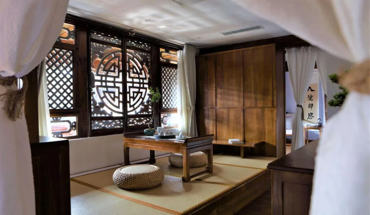 Bedroom in Tianxi Mansion in Dali Ancient City - A Century-Old Official Residence