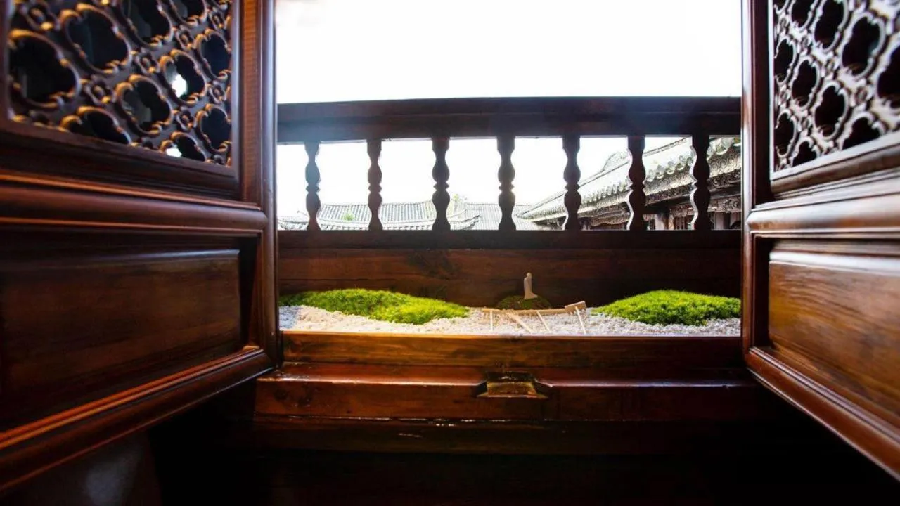 Bedroom in Tianxi Mansion in Dali Ancient City - A Century-Old Official Residence