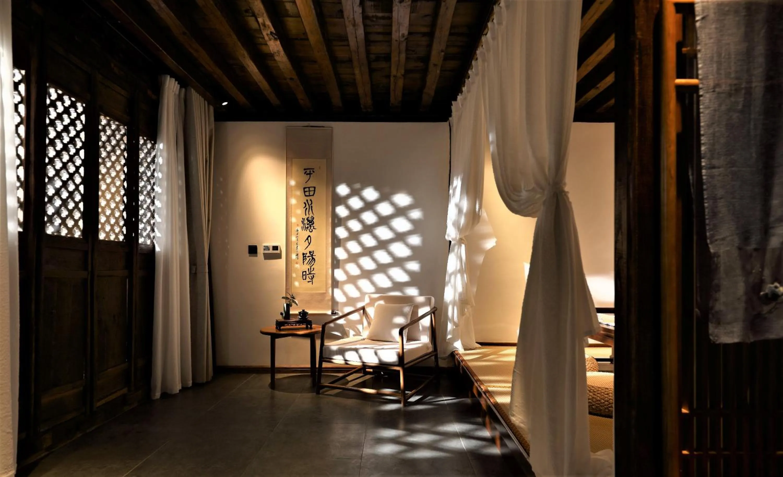 Bedroom in Tianxi Mansion in Dali Ancient City - A Century-Old Official Residence