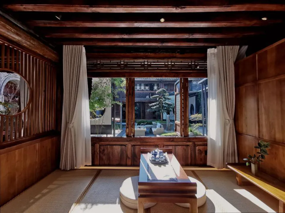 Bedroom in Tianxi Mansion in Dali Ancient City - A Century-Old Official Residence