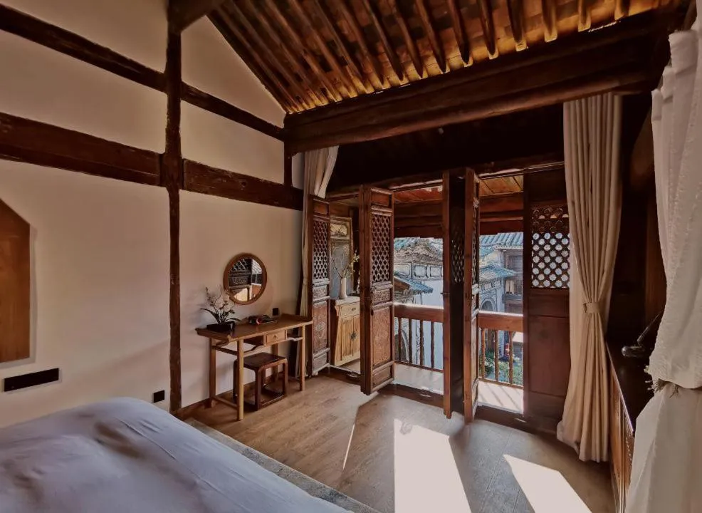 Bedroom, Bed in Tianxi Mansion in Dali Ancient City - A Century-Old Official Residence