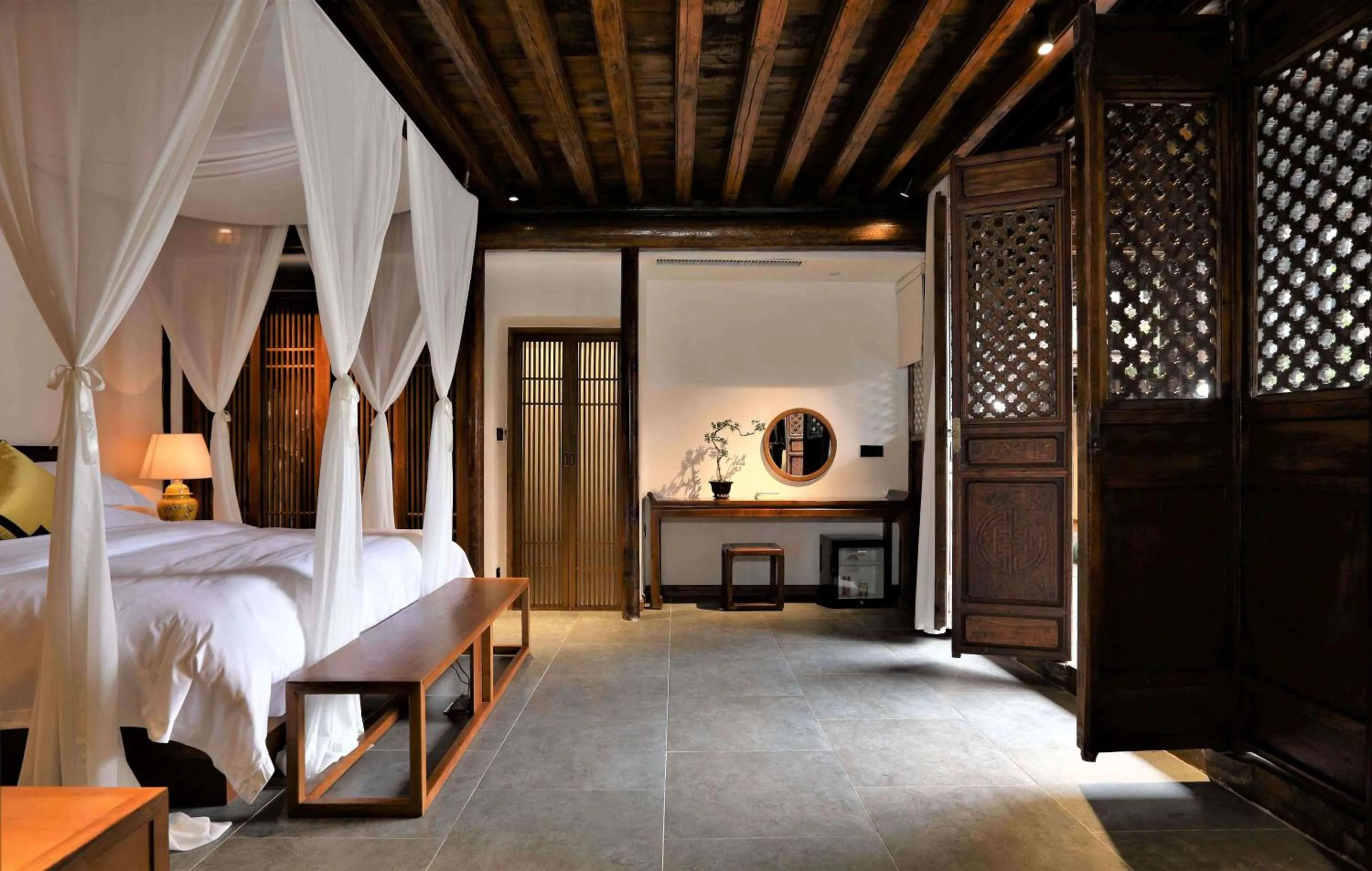 Bedroom, Bed in Tianxi Mansion in Dali Ancient City - A Century-Old Official Residence