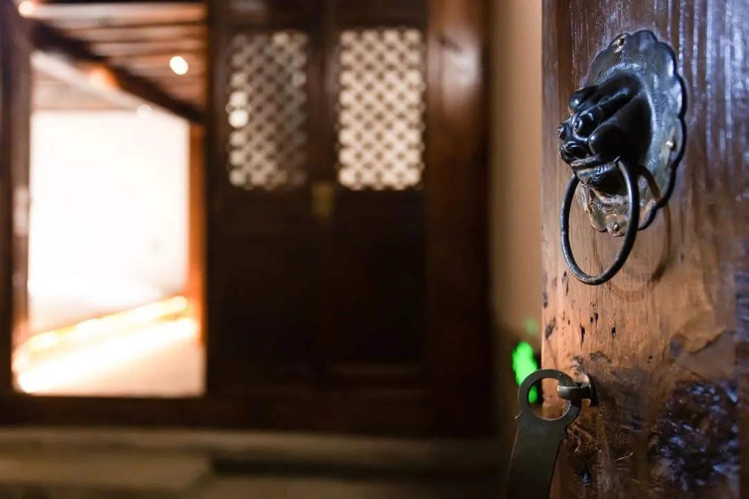 Bedroom in Tianxi Mansion in Dali Ancient City - A Century-Old Official Residence