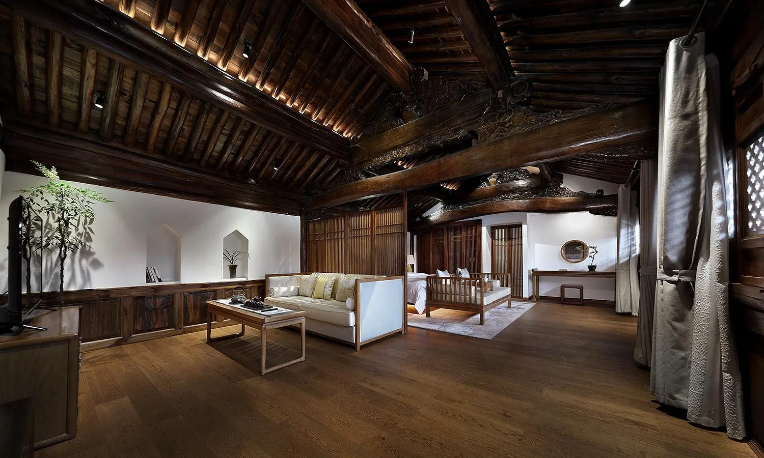 Bedroom in Tianxi Mansion in Dali Ancient City - A Century-Old Official Residence