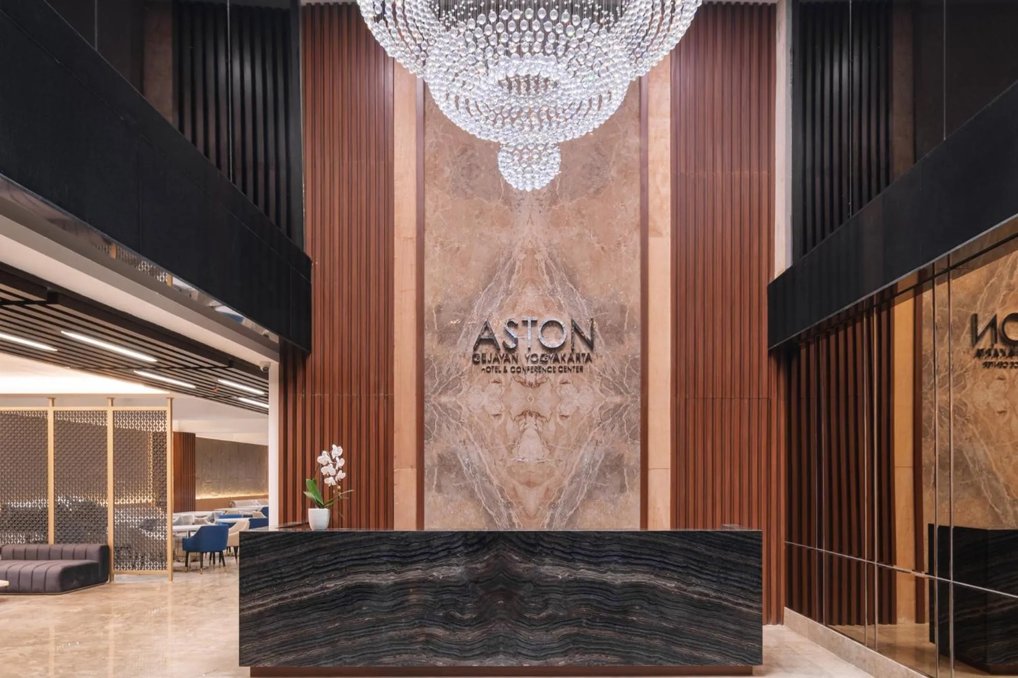 Lobby or reception in Aston Gejayan Yogyakarta Hotel & Conference Center