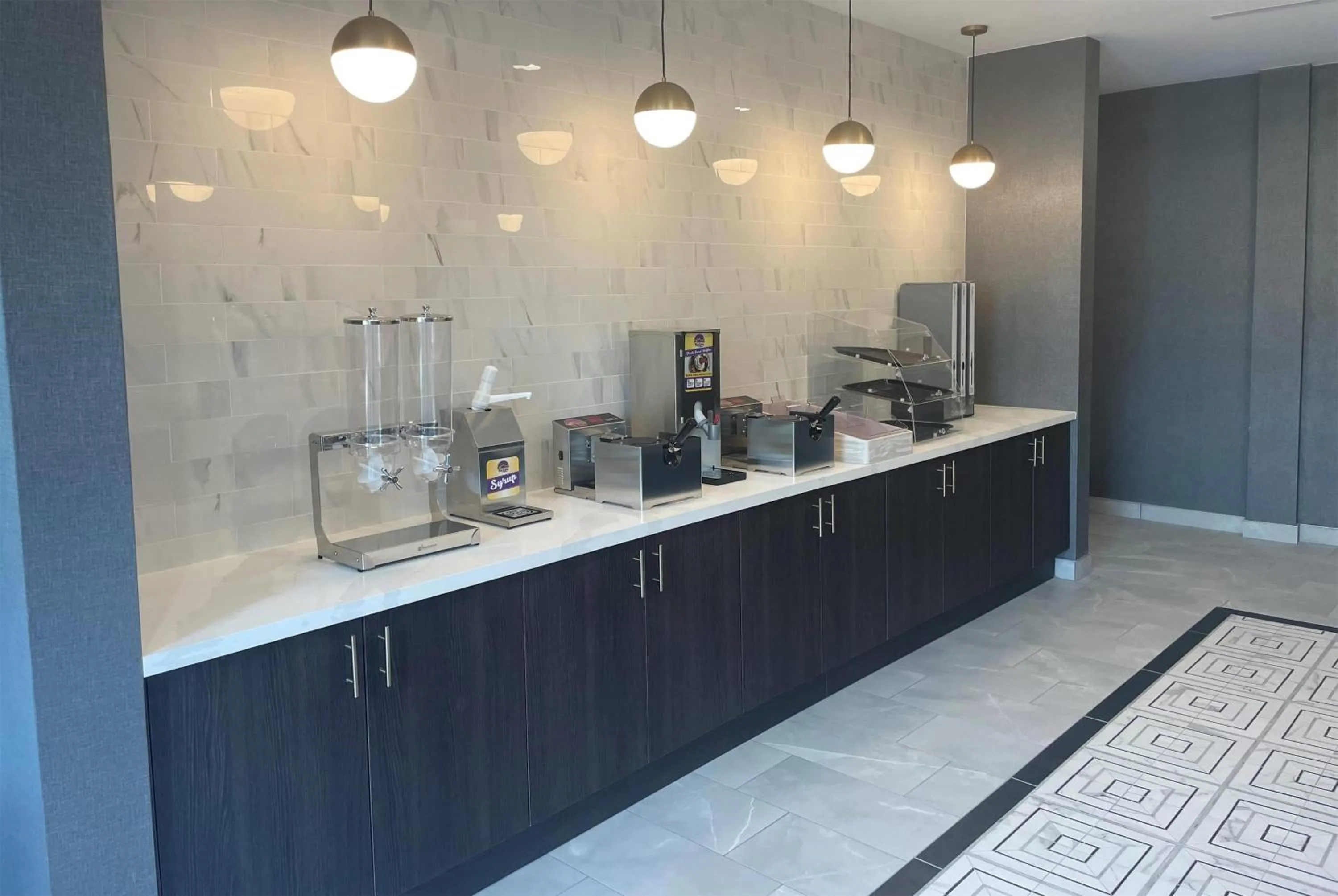 Restaurant/places to eat in La Quinta Inn & Suites by Wyndham Olive Branch