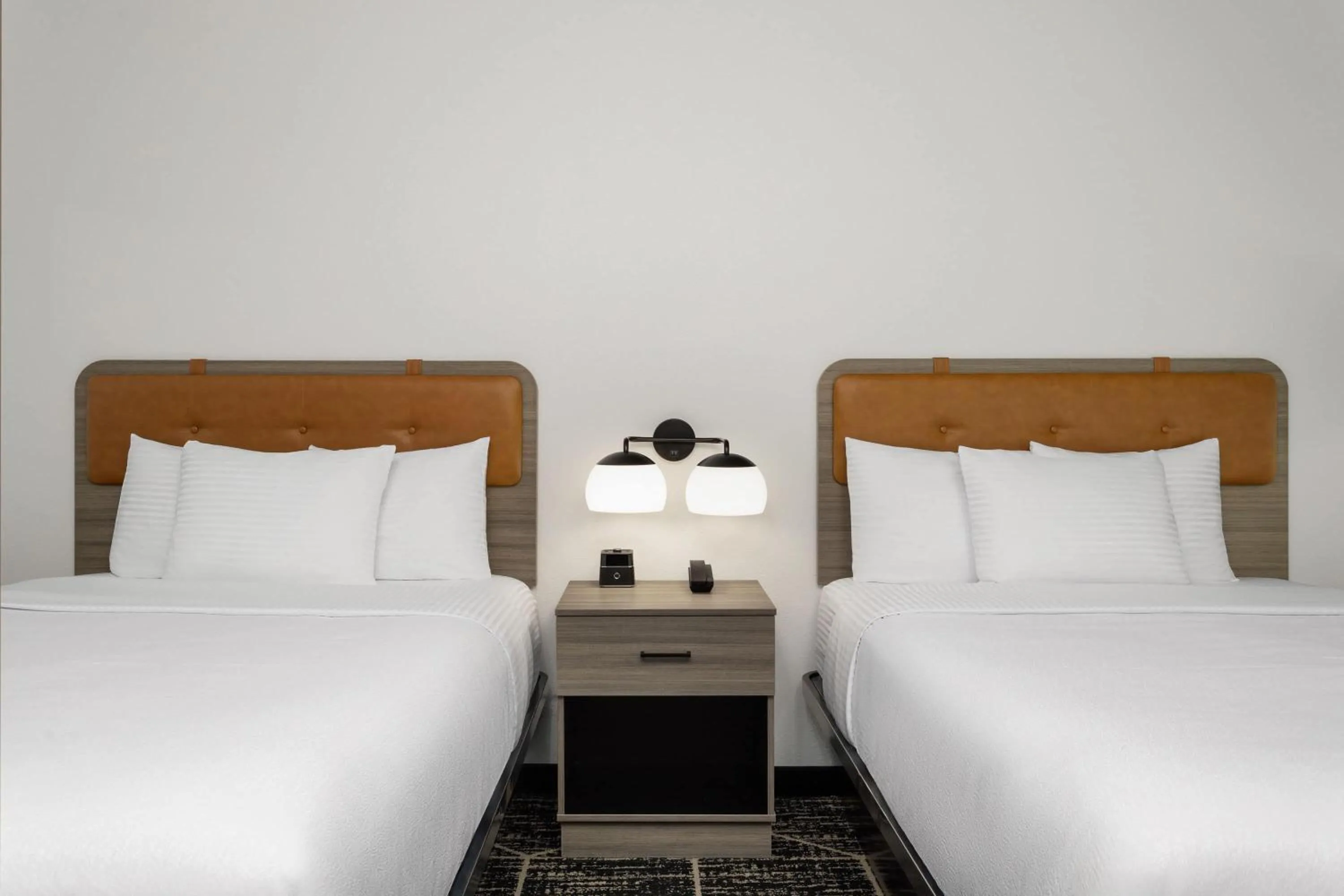 Photo of the whole room, Bed in La Quinta Inn & Suites by Wyndham Olive Branch