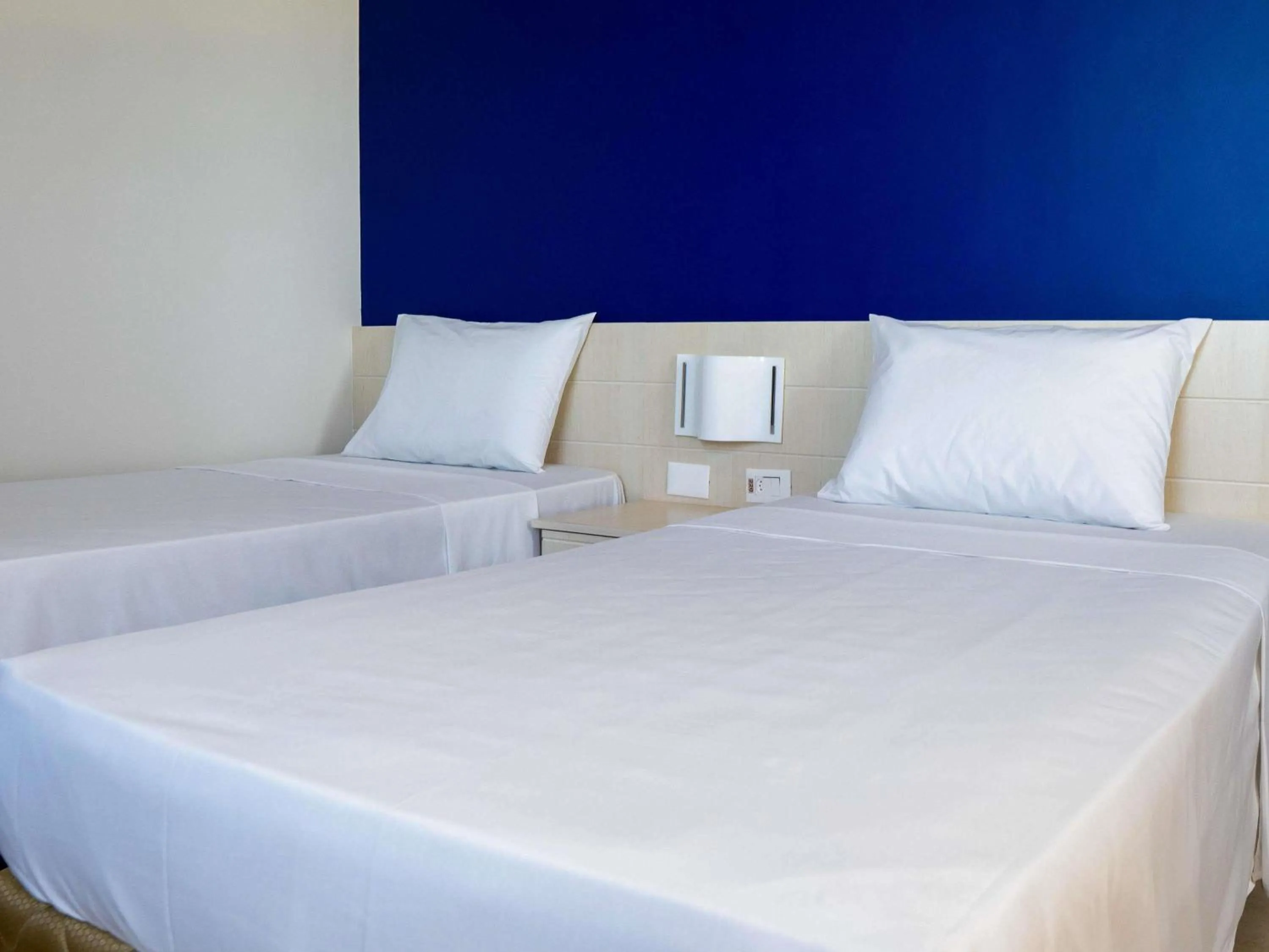 Bedroom, Bed in Ibis Styles Macaé