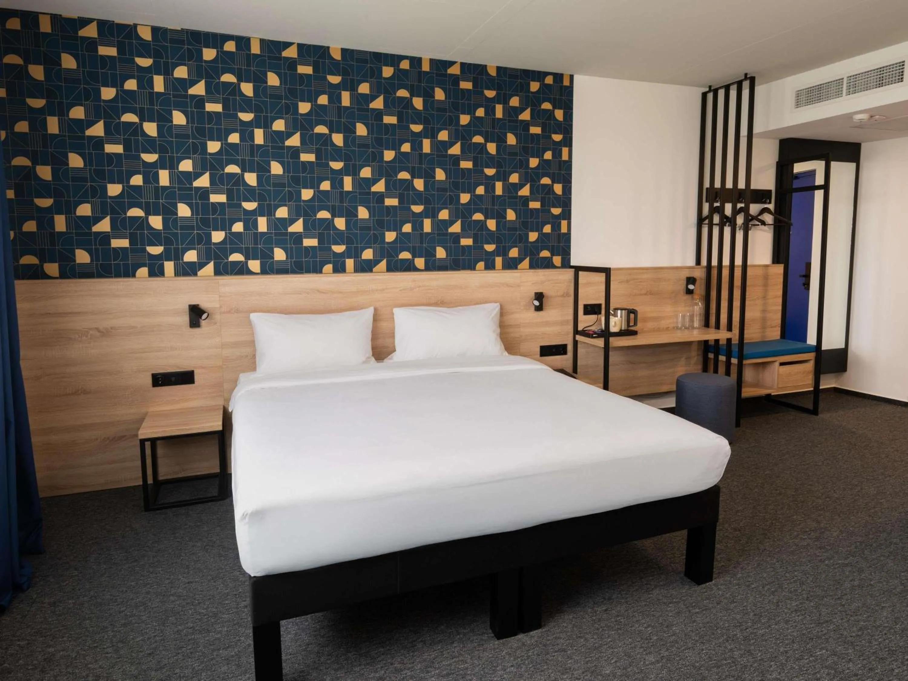 Bedroom, Bed in ibis Styles Debrecen Airport