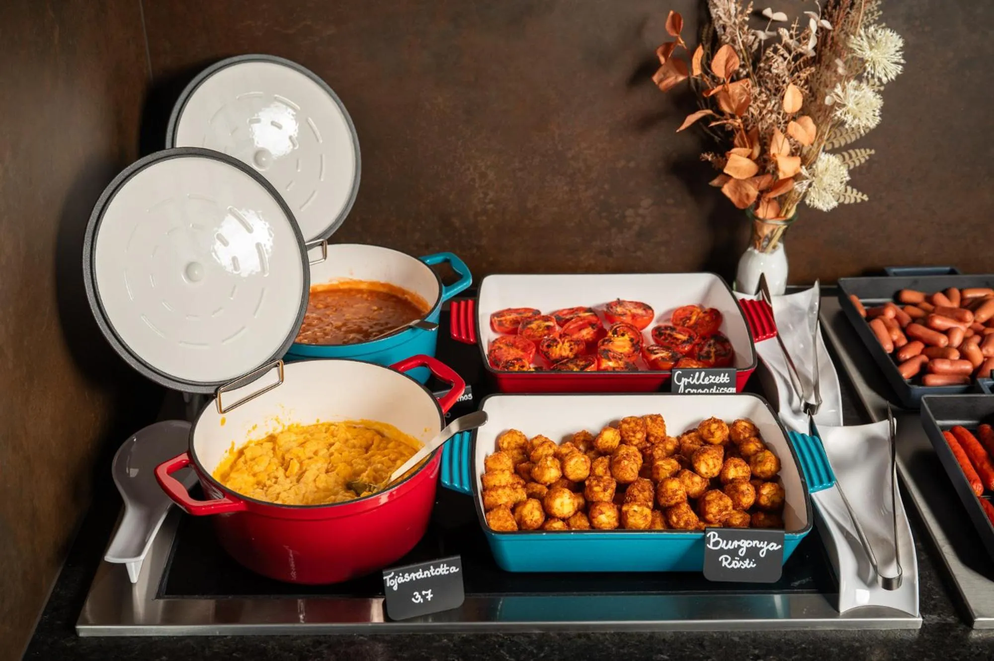 Buffet breakfast in ibis Styles Debrecen Airport