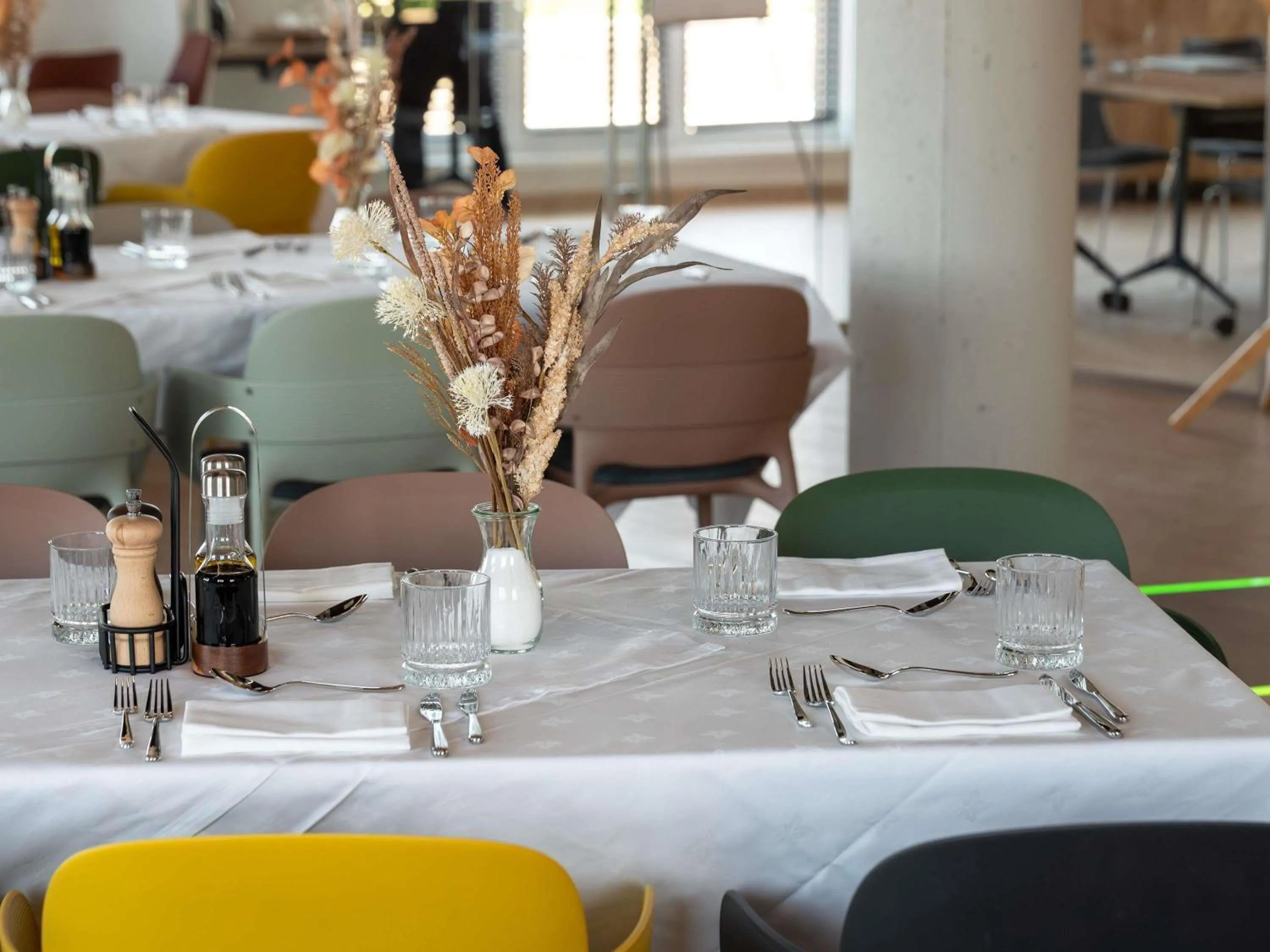 Restaurant/places to eat in ibis Styles Debrecen Airport