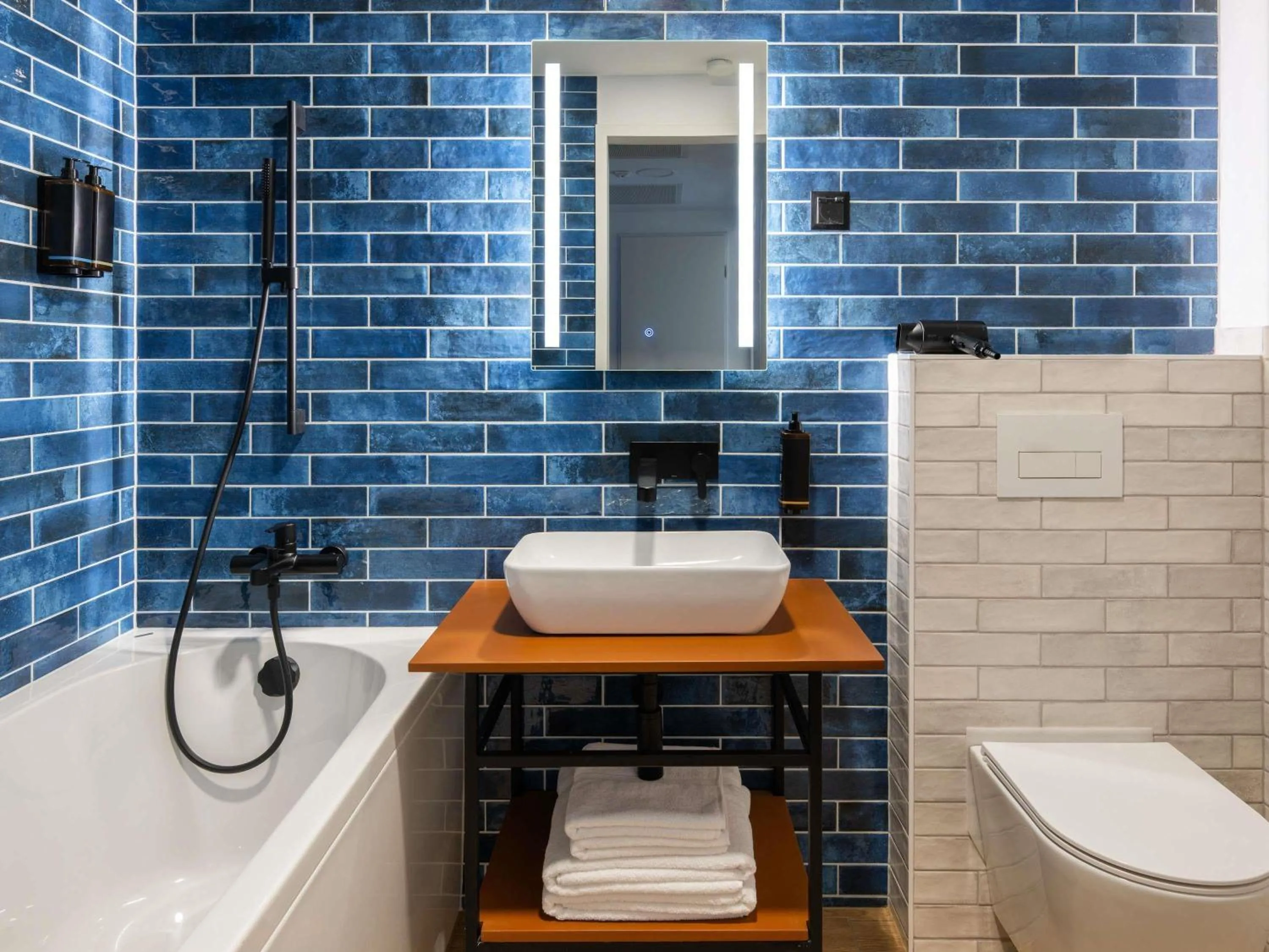 Bedroom in ibis Styles Debrecen Airport