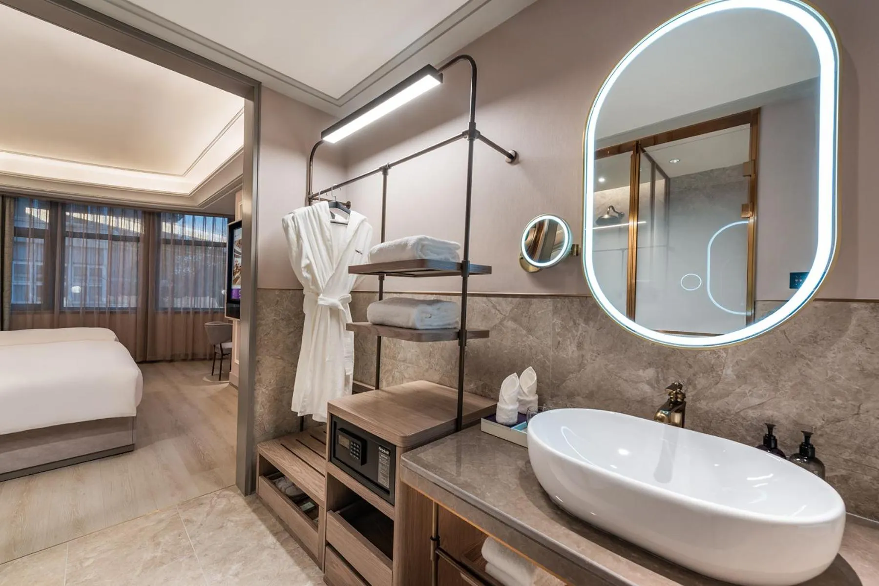 Toilet, Bed in Mercure Ningbo Yinzhou