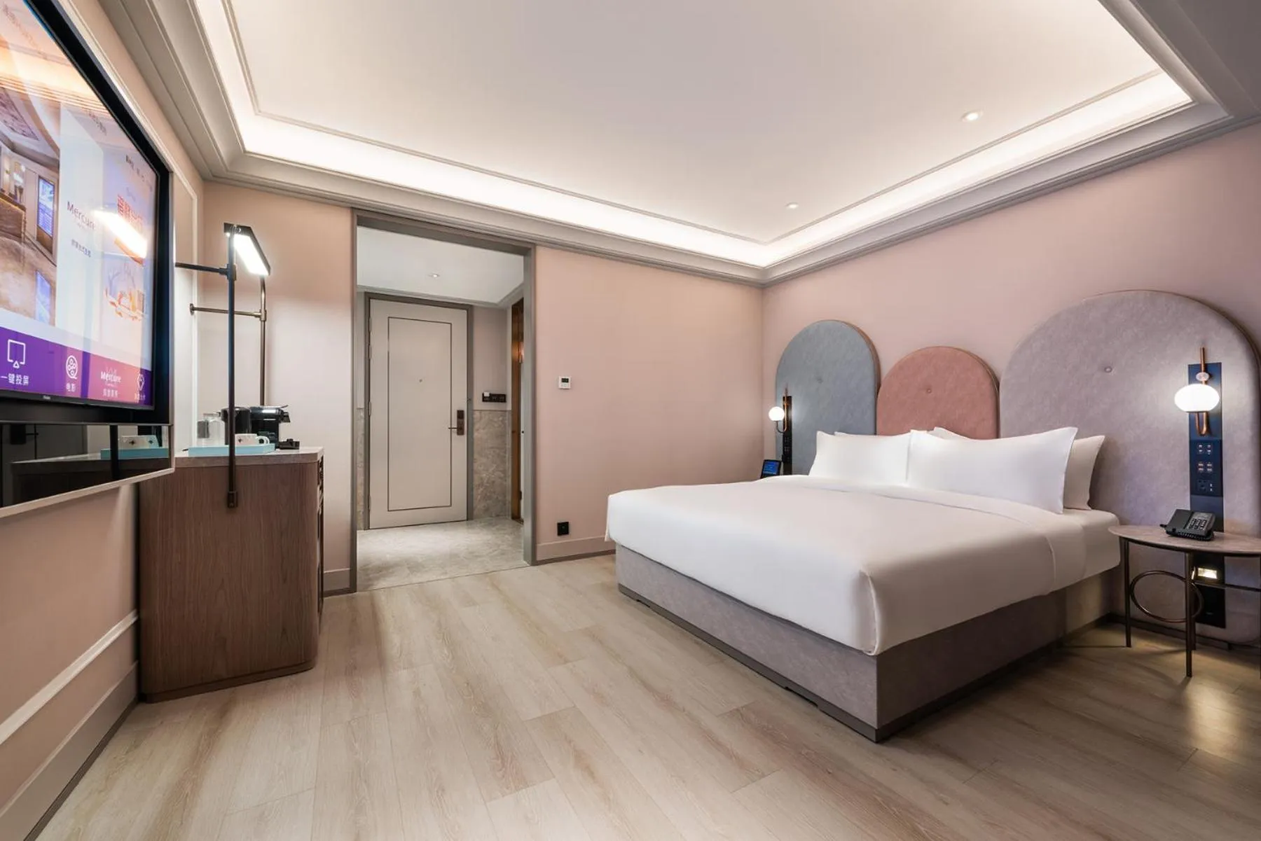 Bed in Mercure Ningbo Yinzhou