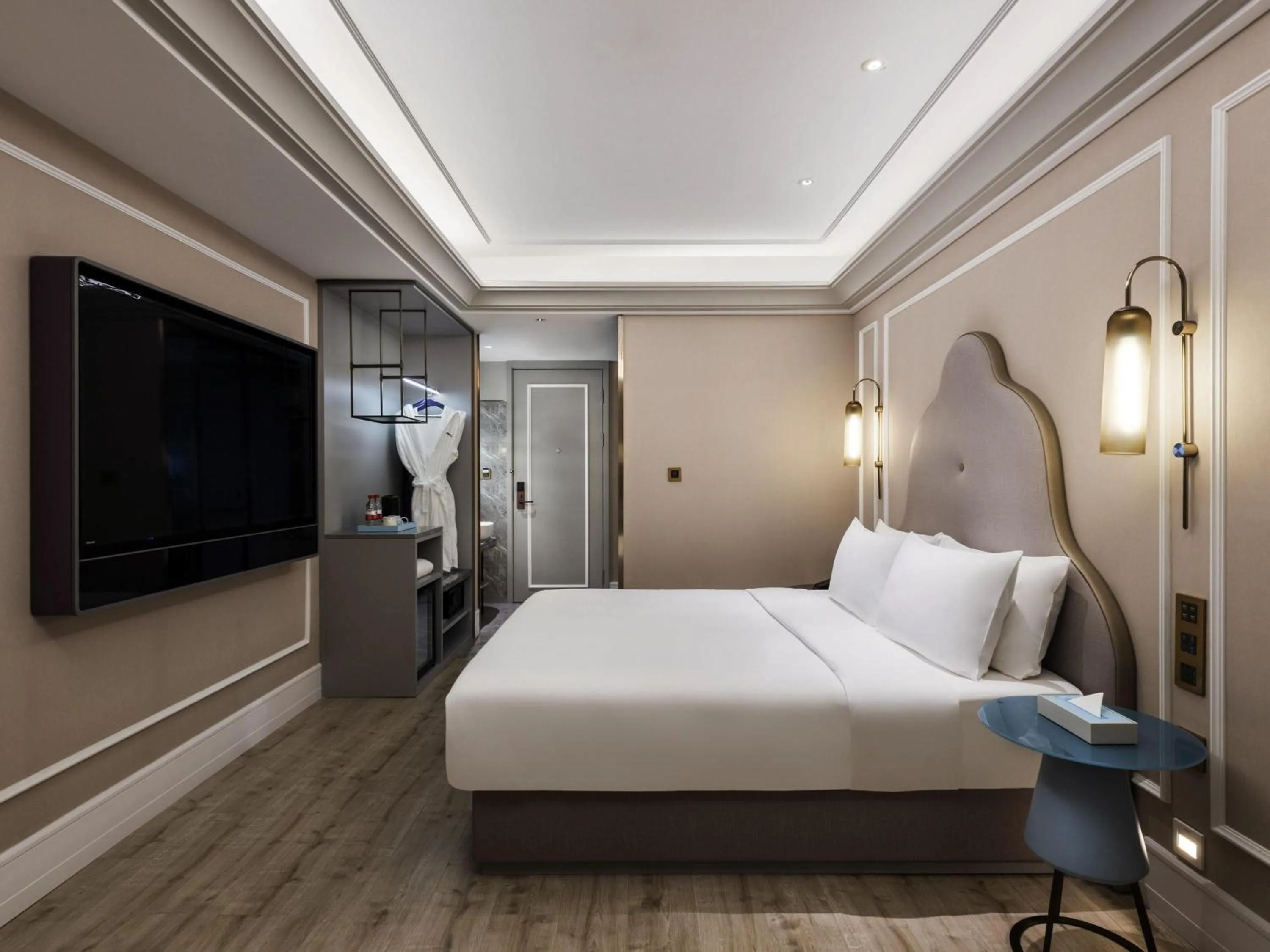 Bedroom in Mercure Shanghai Waigaoq Free Trade Zone