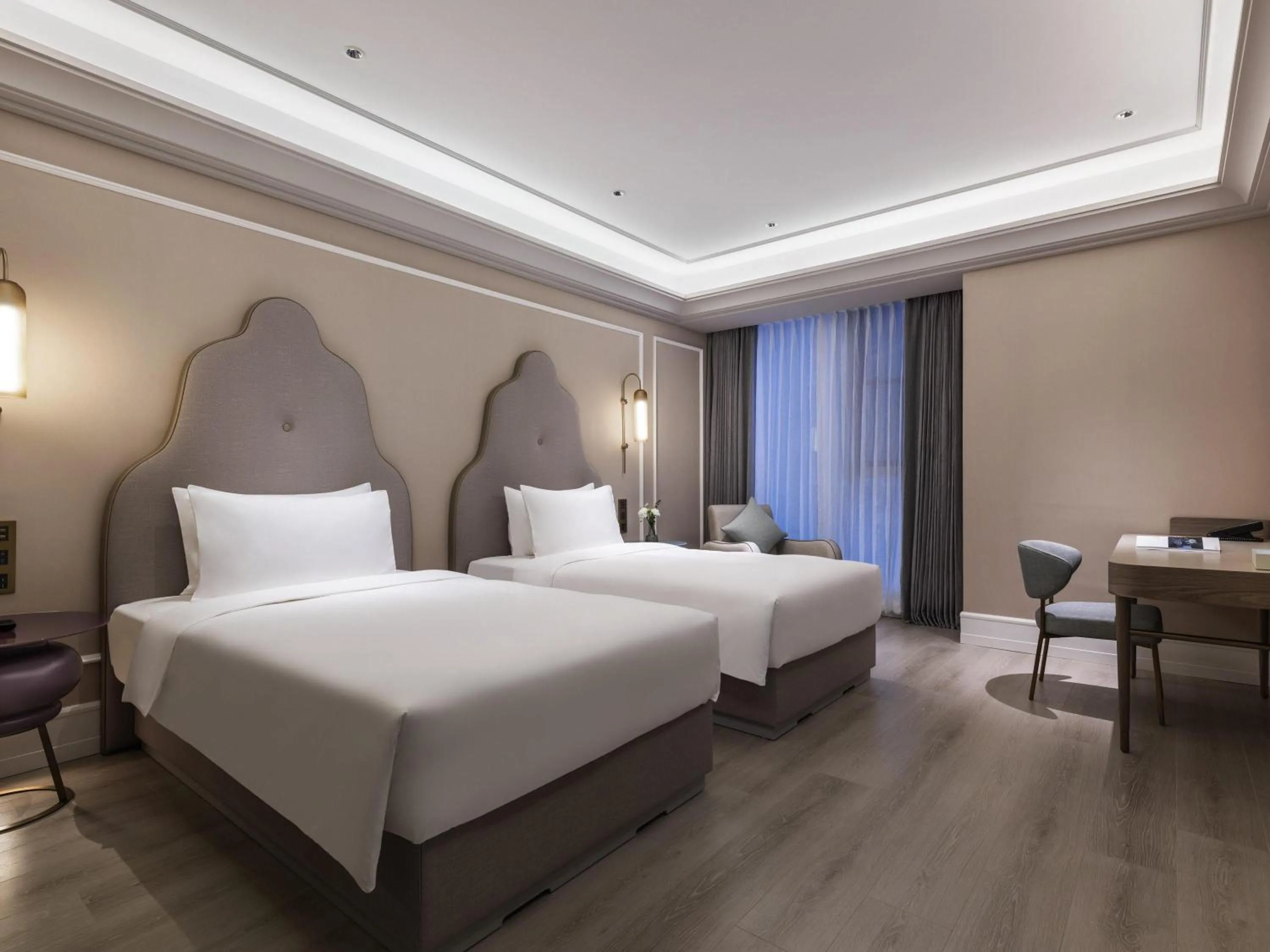 Bedroom in Mercure Shanghai Waigaoq Free Trade Zone