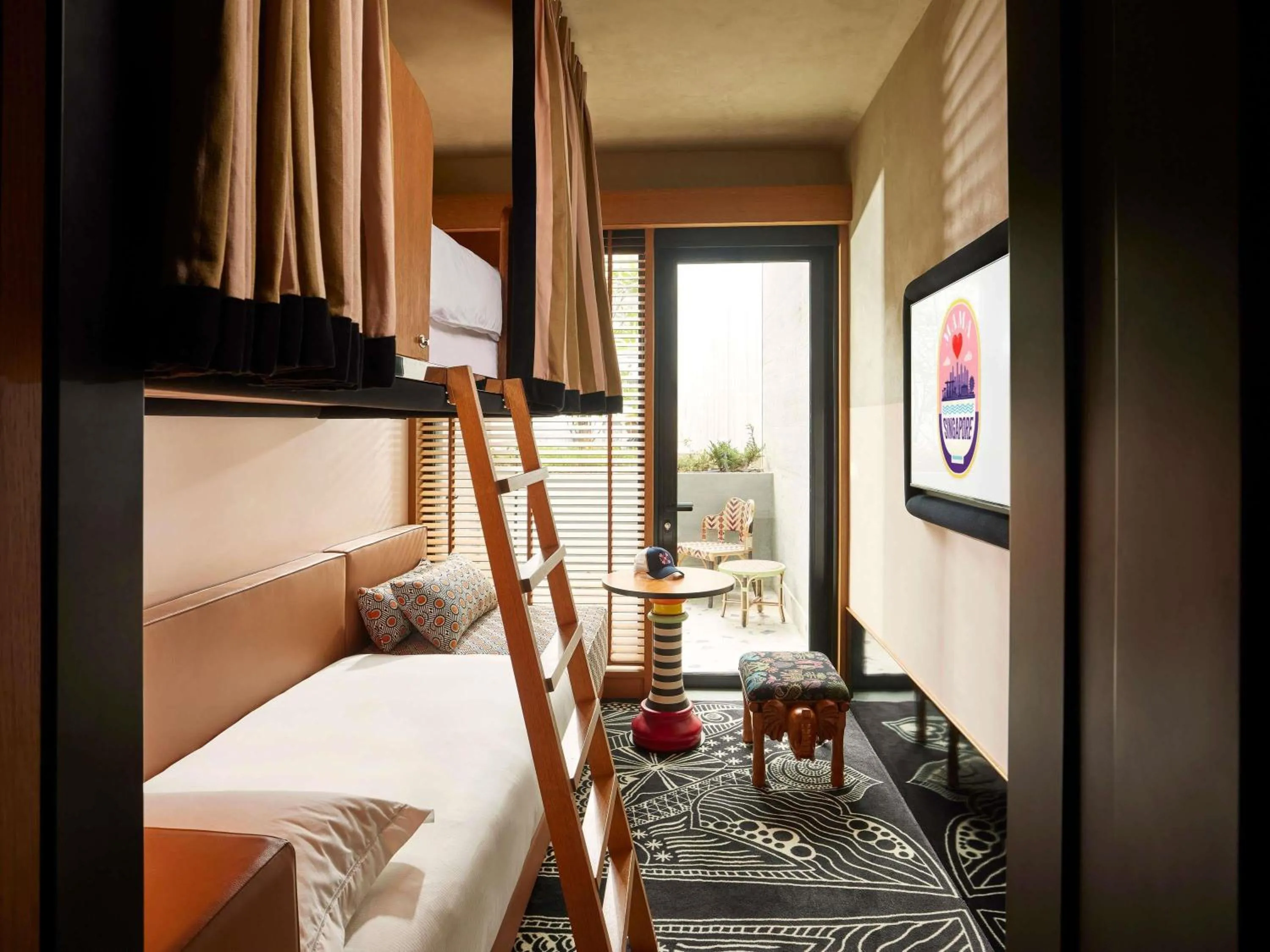 Property building, Bed in Mama Shelter Singapore Orchard