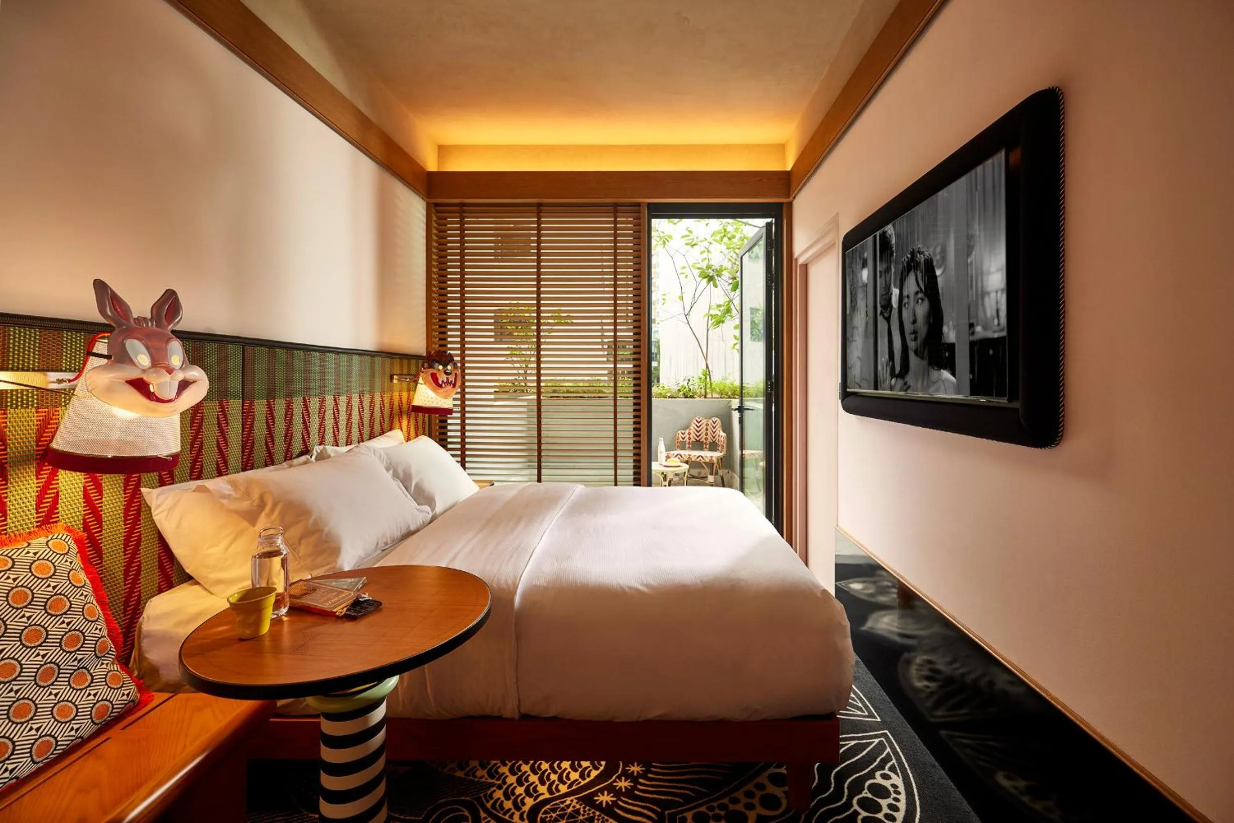 Shower, Bed in Mama Shelter Singapore Orchard