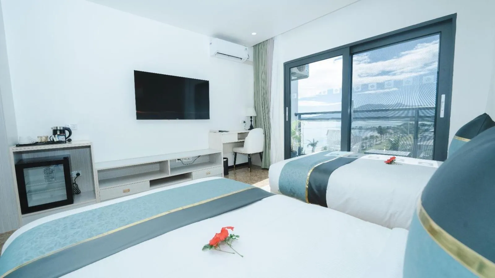 Photo of the whole room, Bed in Wyndham Garden Wailoaloa Beach Fiji