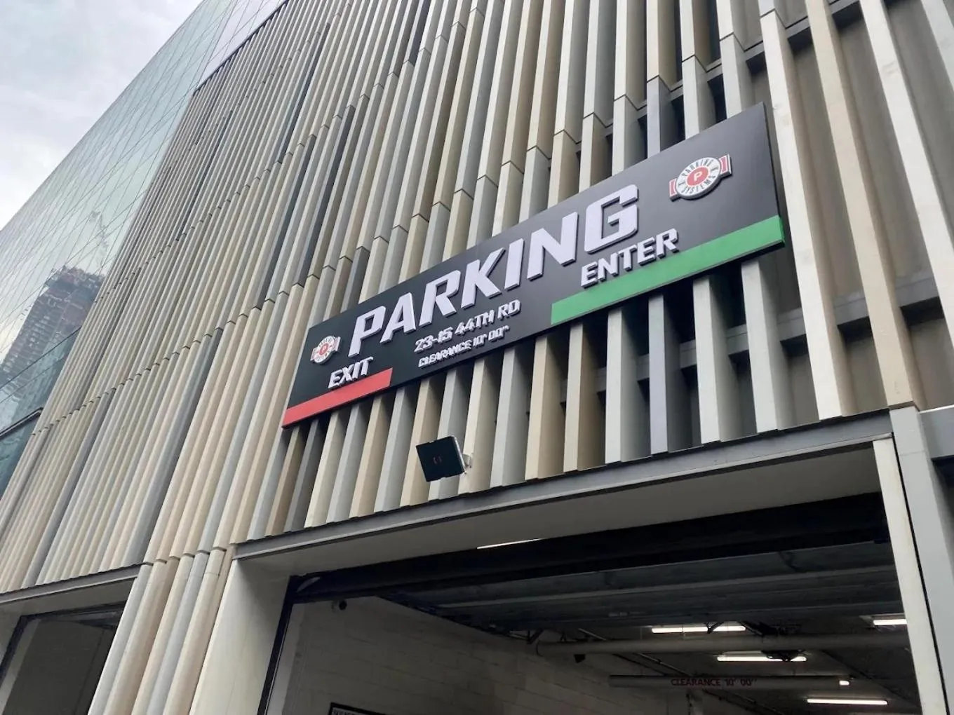 Parking in EVEN Hotel Long Island City - New York by IHG