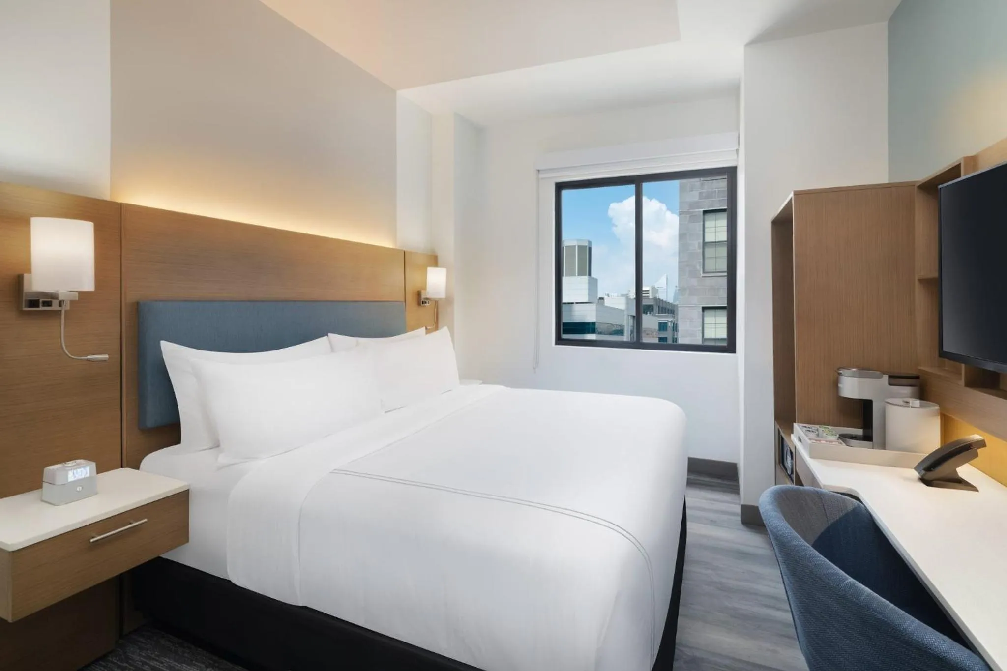 Photo of the whole room, Bed in EVEN Hotel Long Island City - New York by IHG