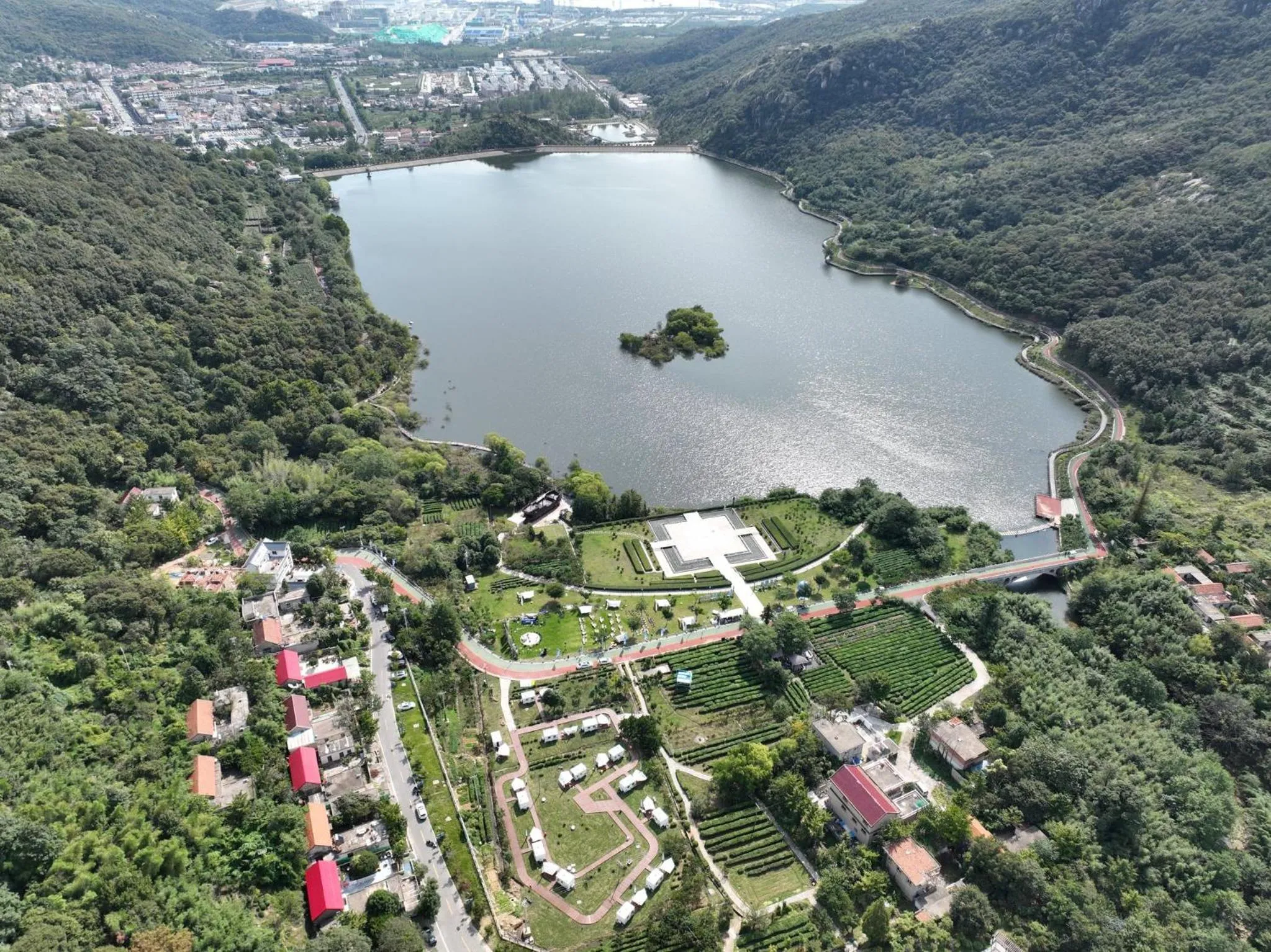 Area and facilities in voco Lianyungang Star of HaizhouBay