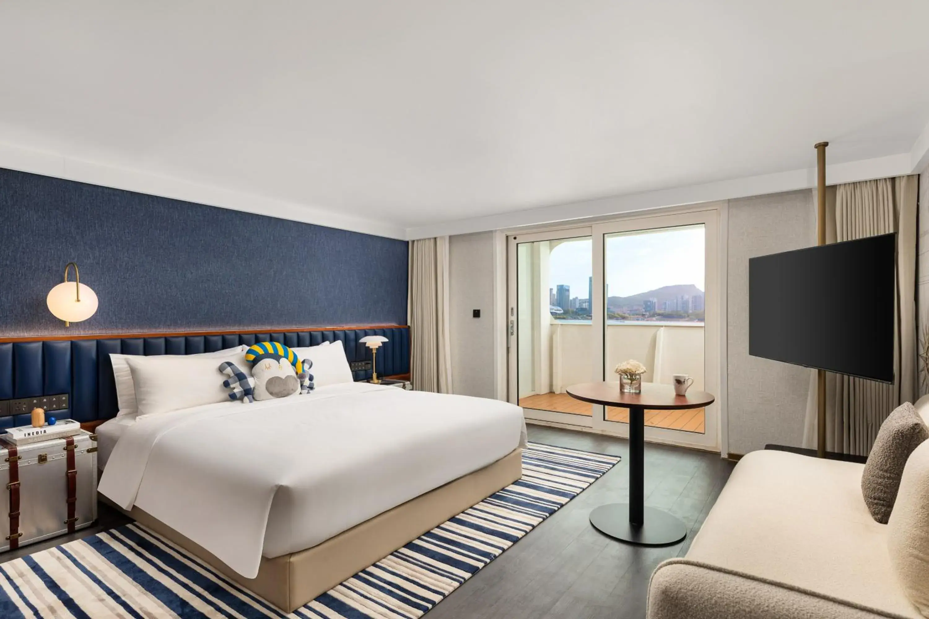 Premium King Room with Sea View in voco Lianyungang Star of HaizhouBay Premium King Room with Sea View in voco Lianyungang Star of HaizhouBay