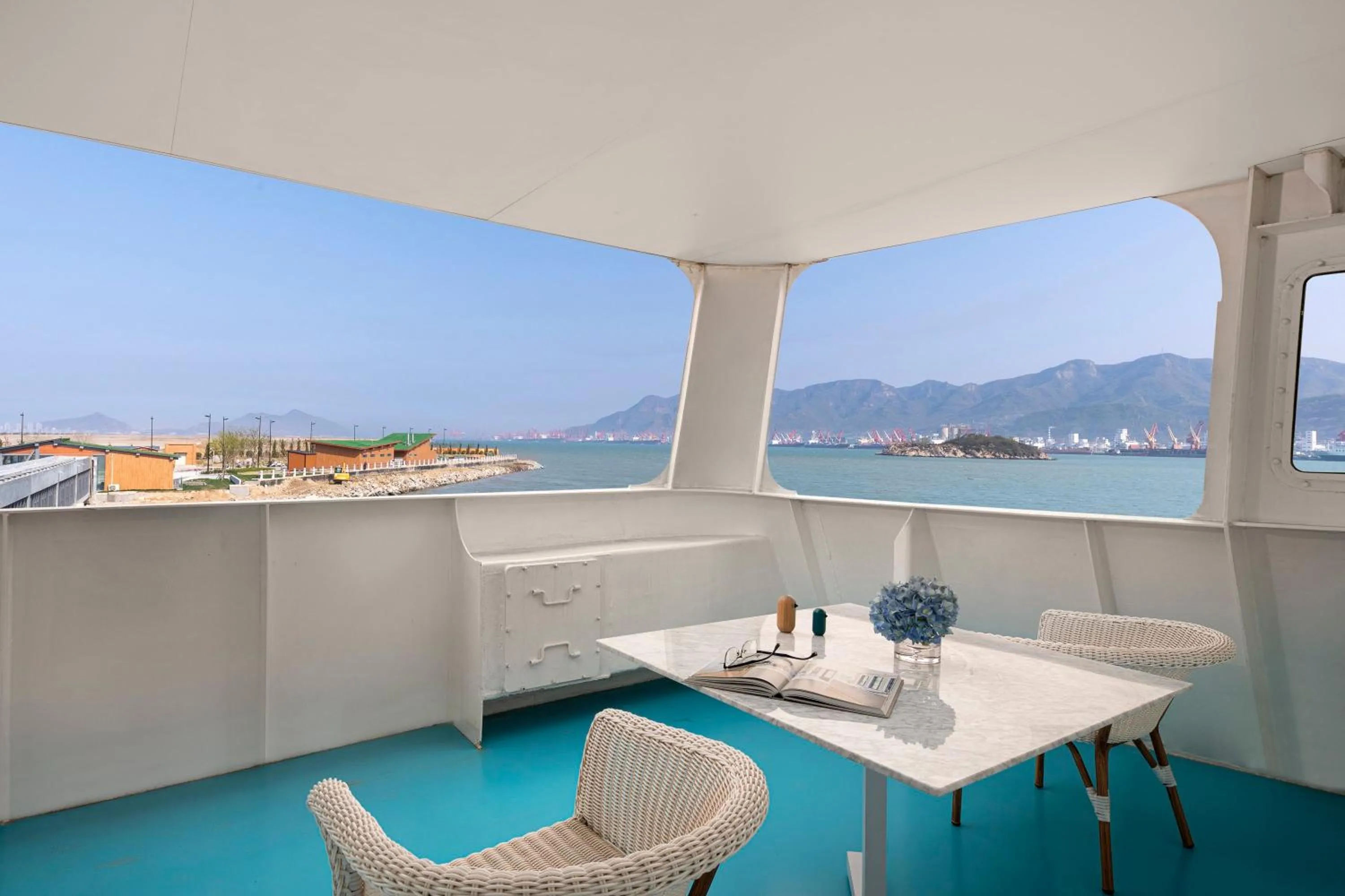 Photo of the whole room in voco Lianyungang Star of HaizhouBay